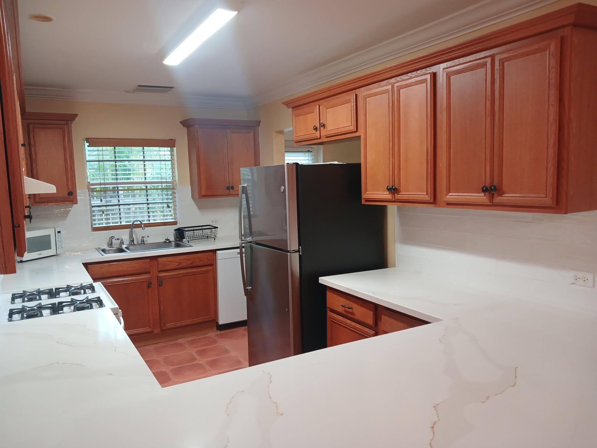 SEAVIEW DRIVE Unit: 4