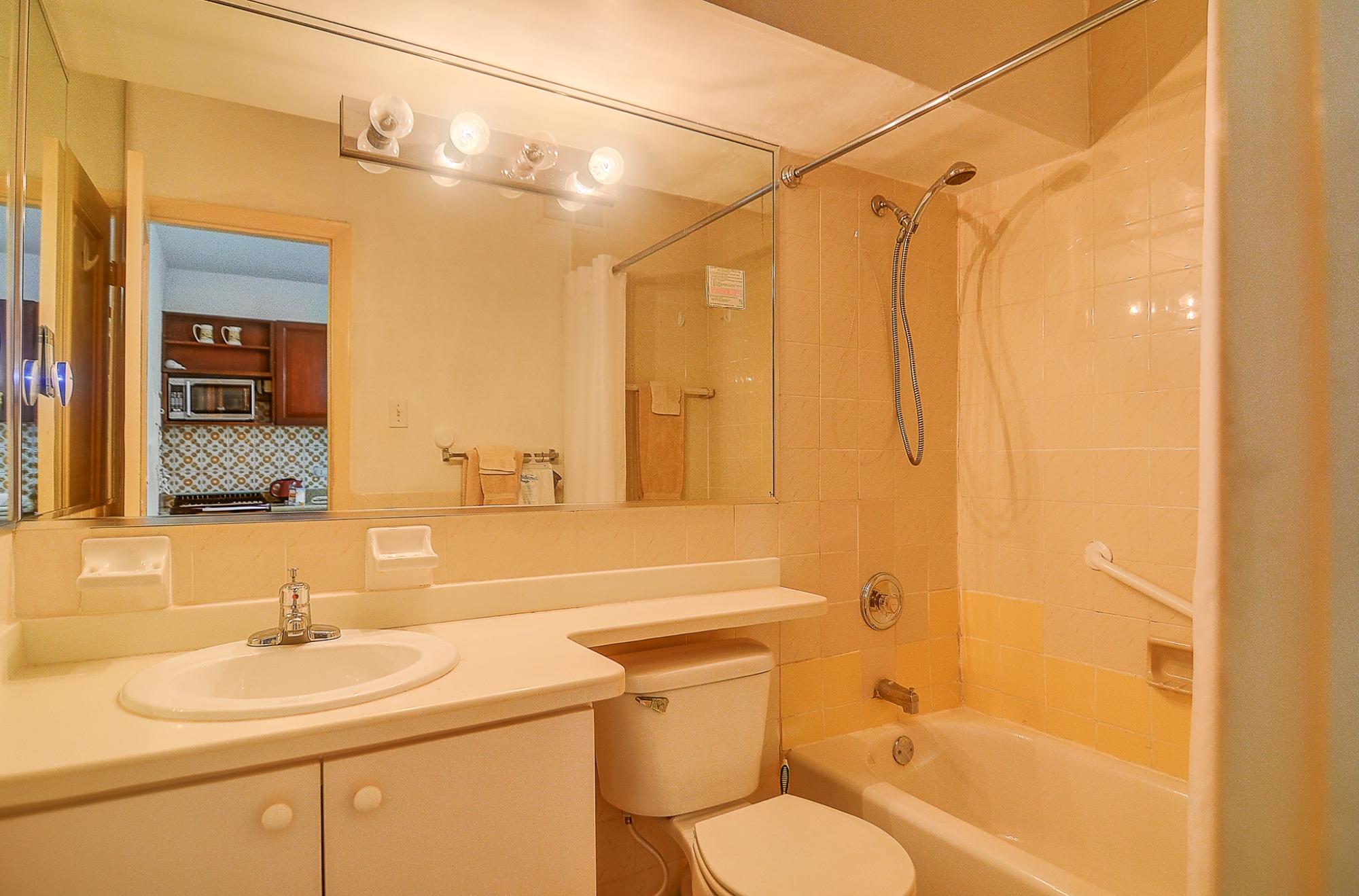 BAYVIEW VILLAGE Unit: 49B