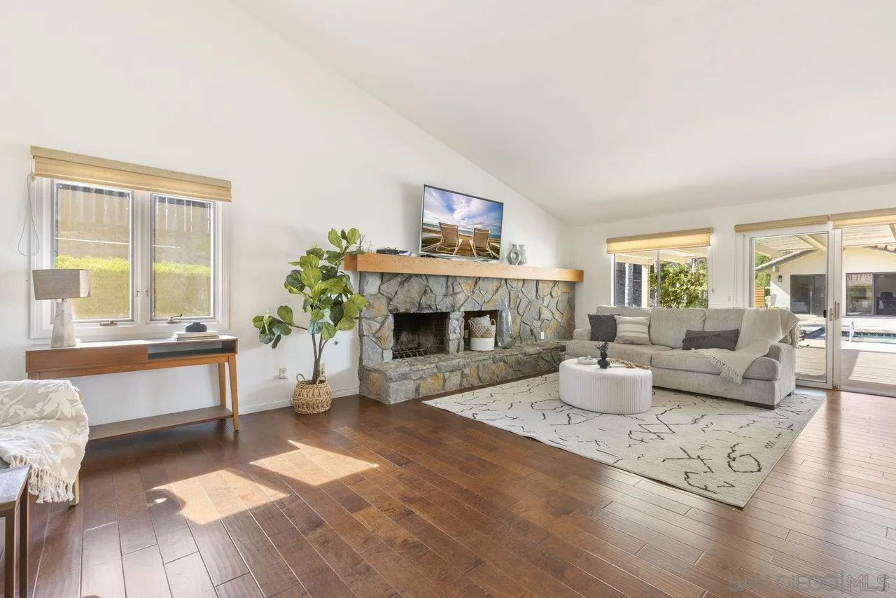 1549 Ventana Drive