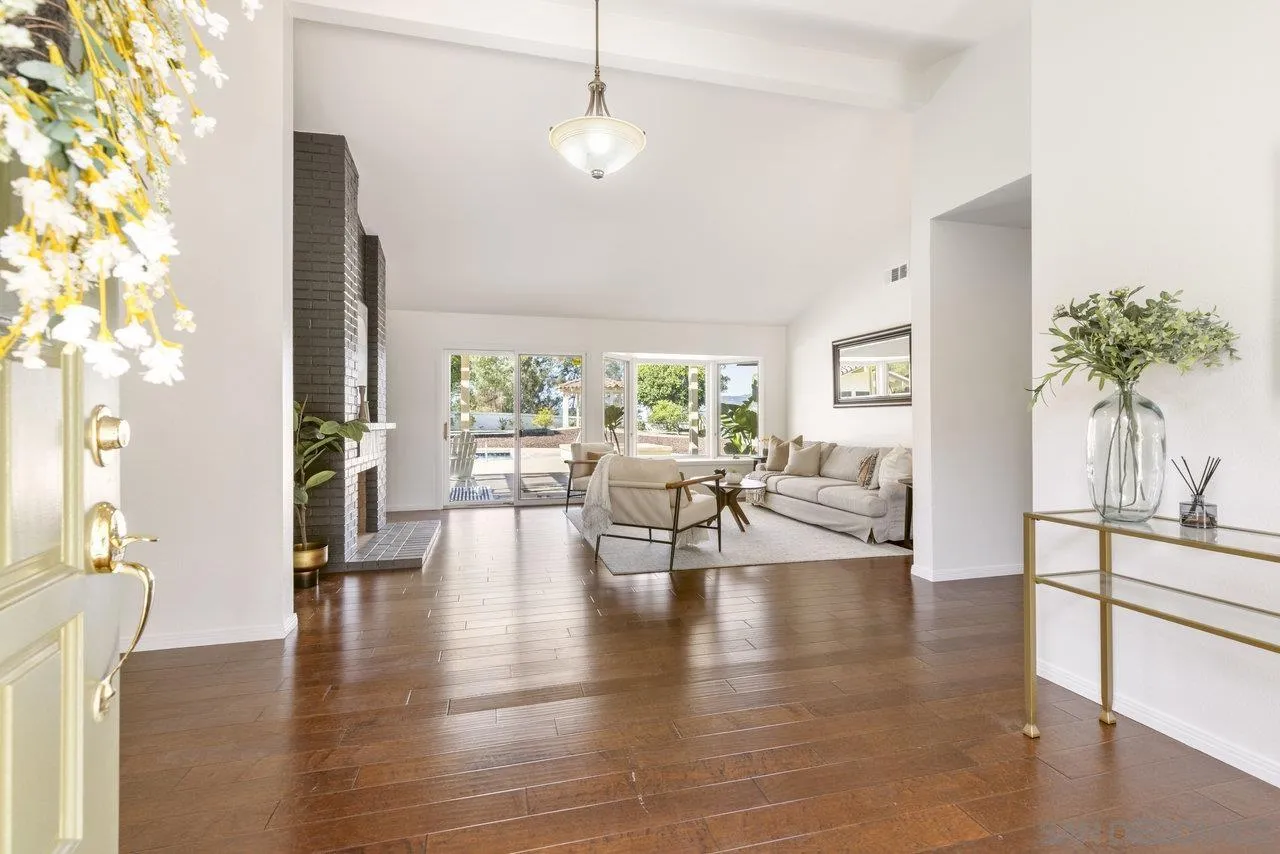 1549 Ventana Drive
