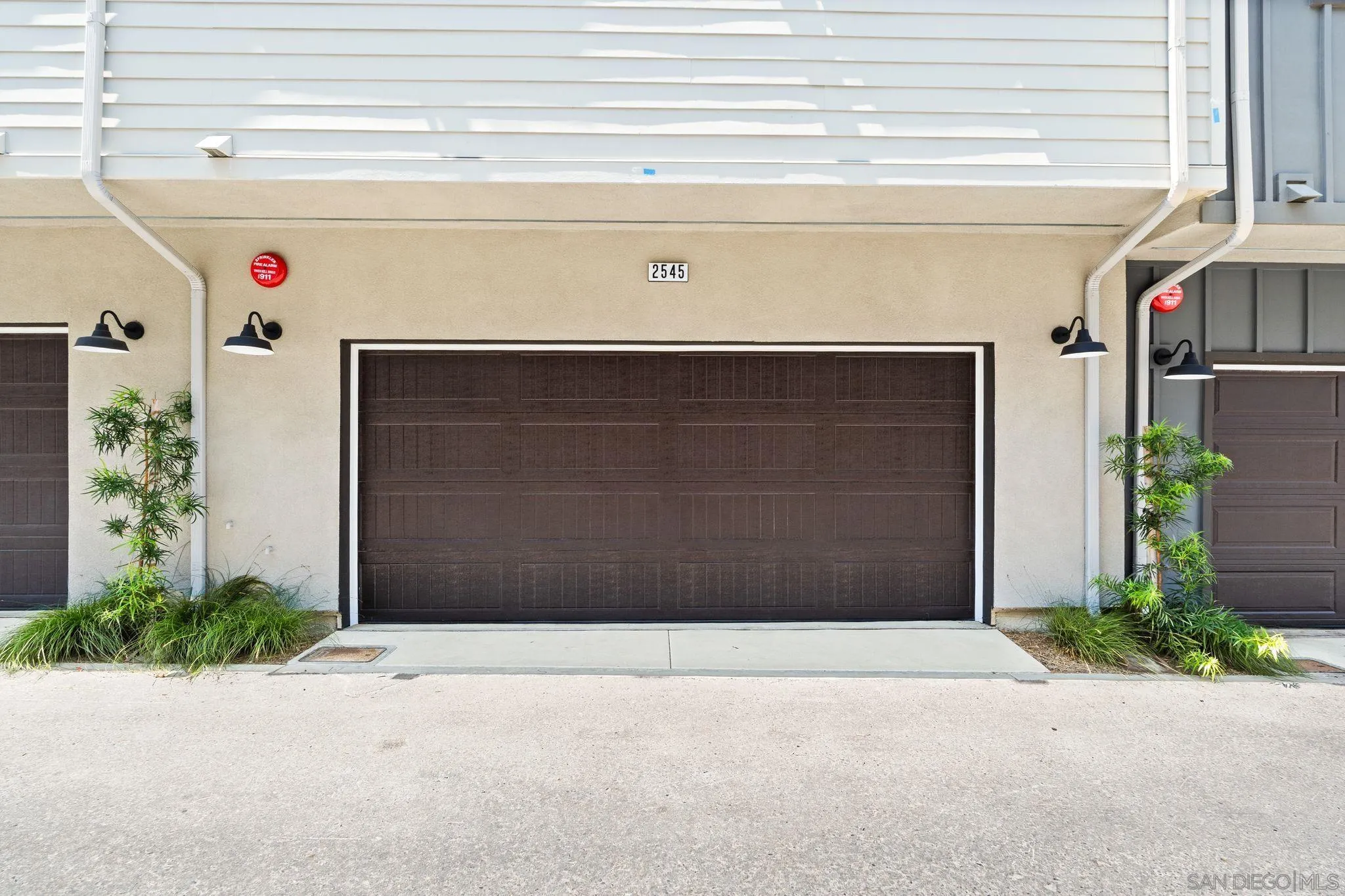 2545 Broom Ln