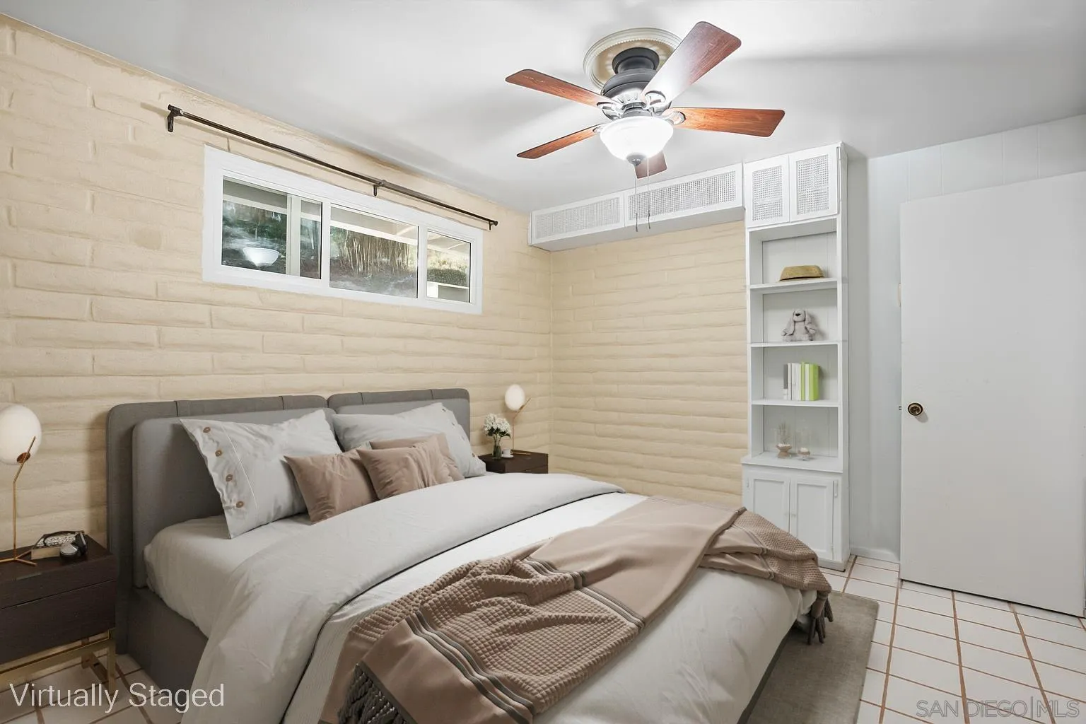 4201 Avenida Gregory