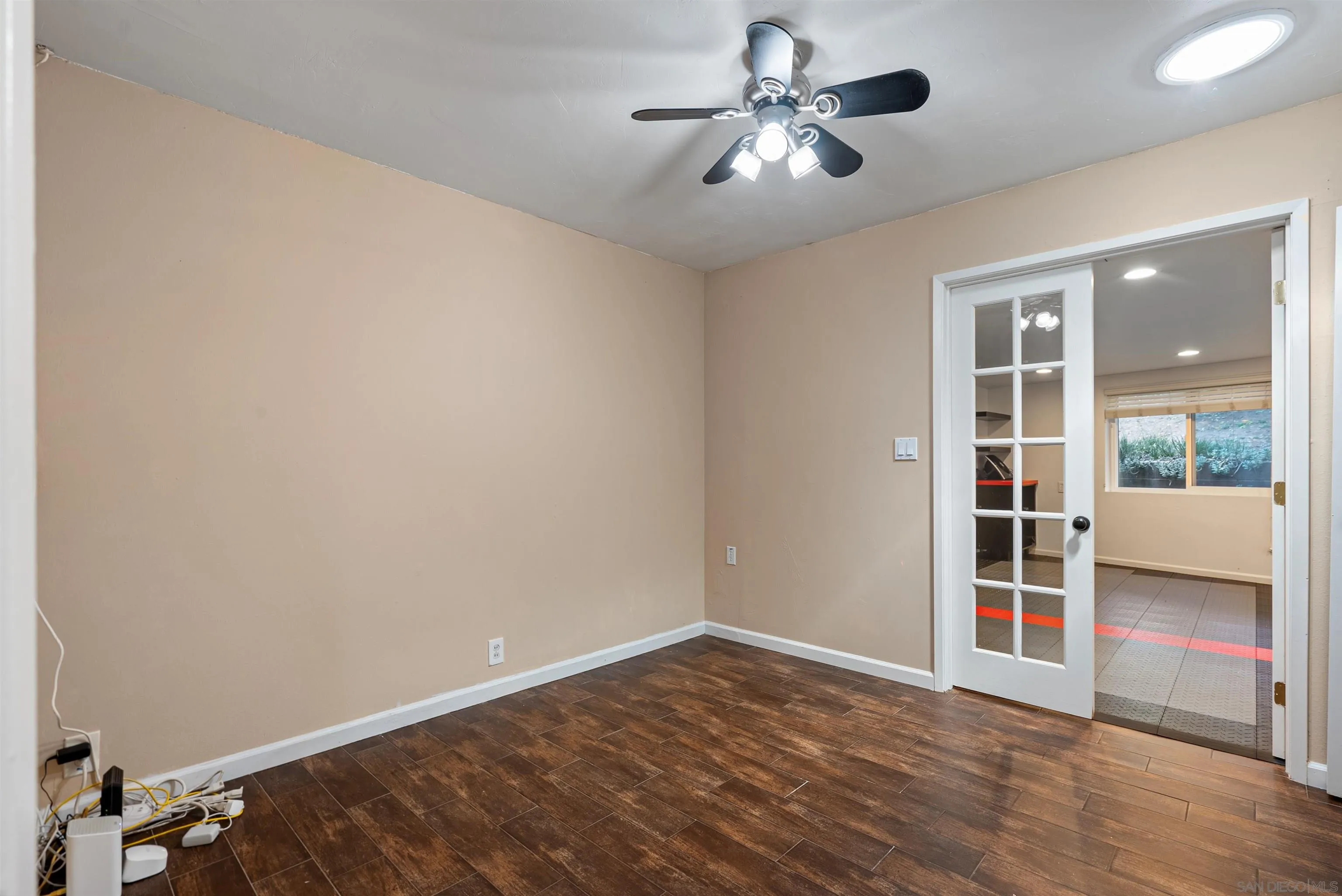 4201 Avenida Gregory