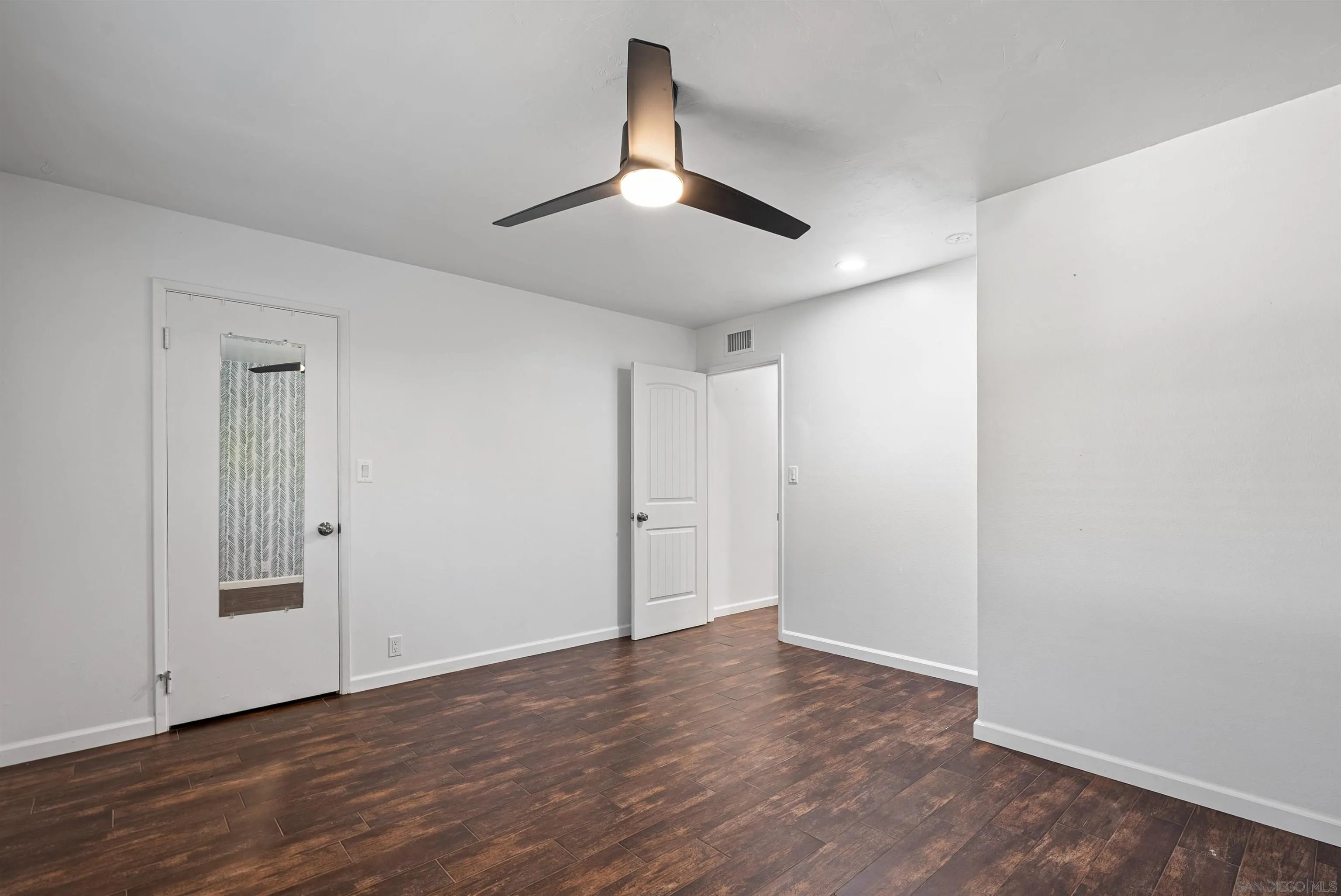 4201 Avenida Gregory