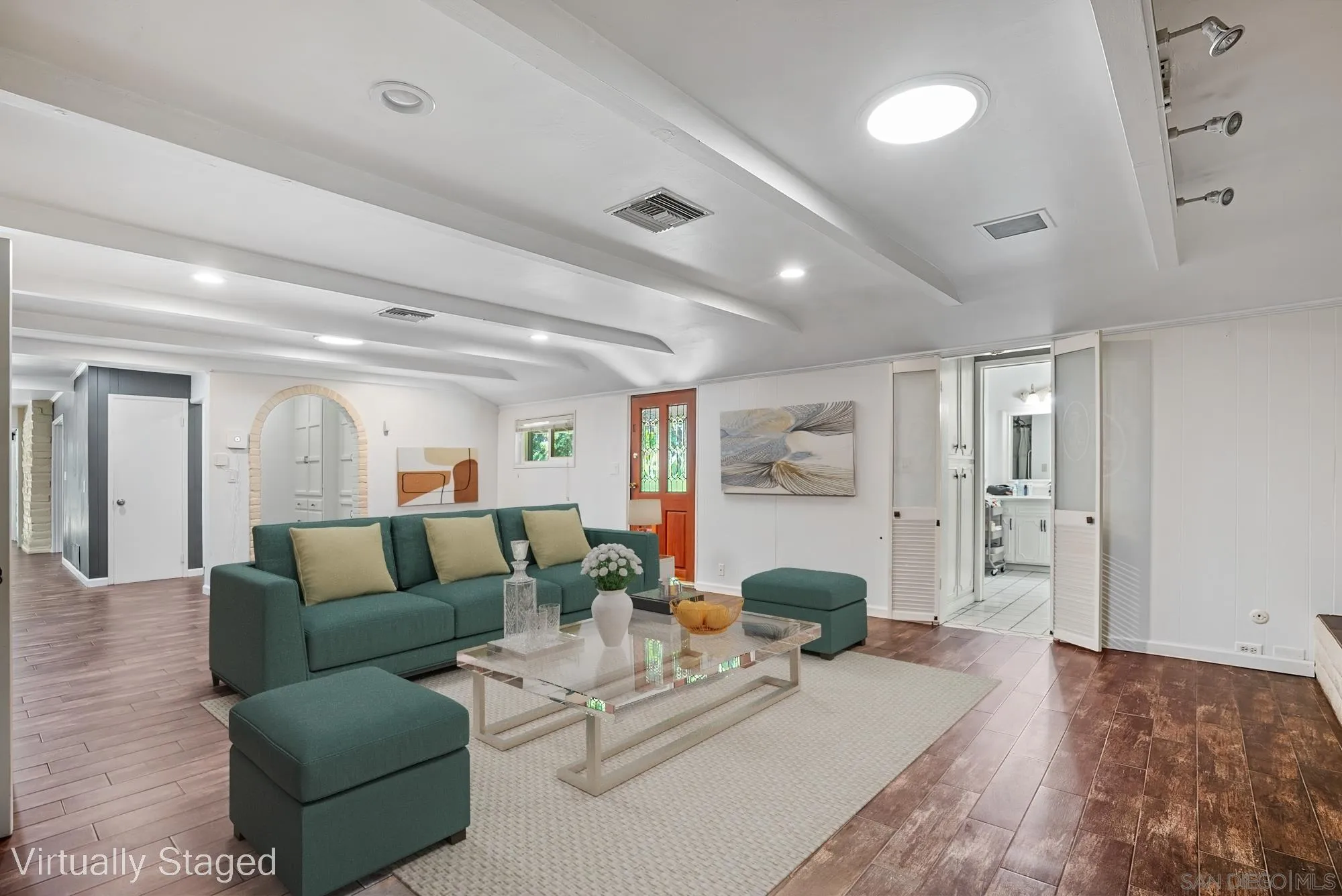 4201 Avenida Gregory
