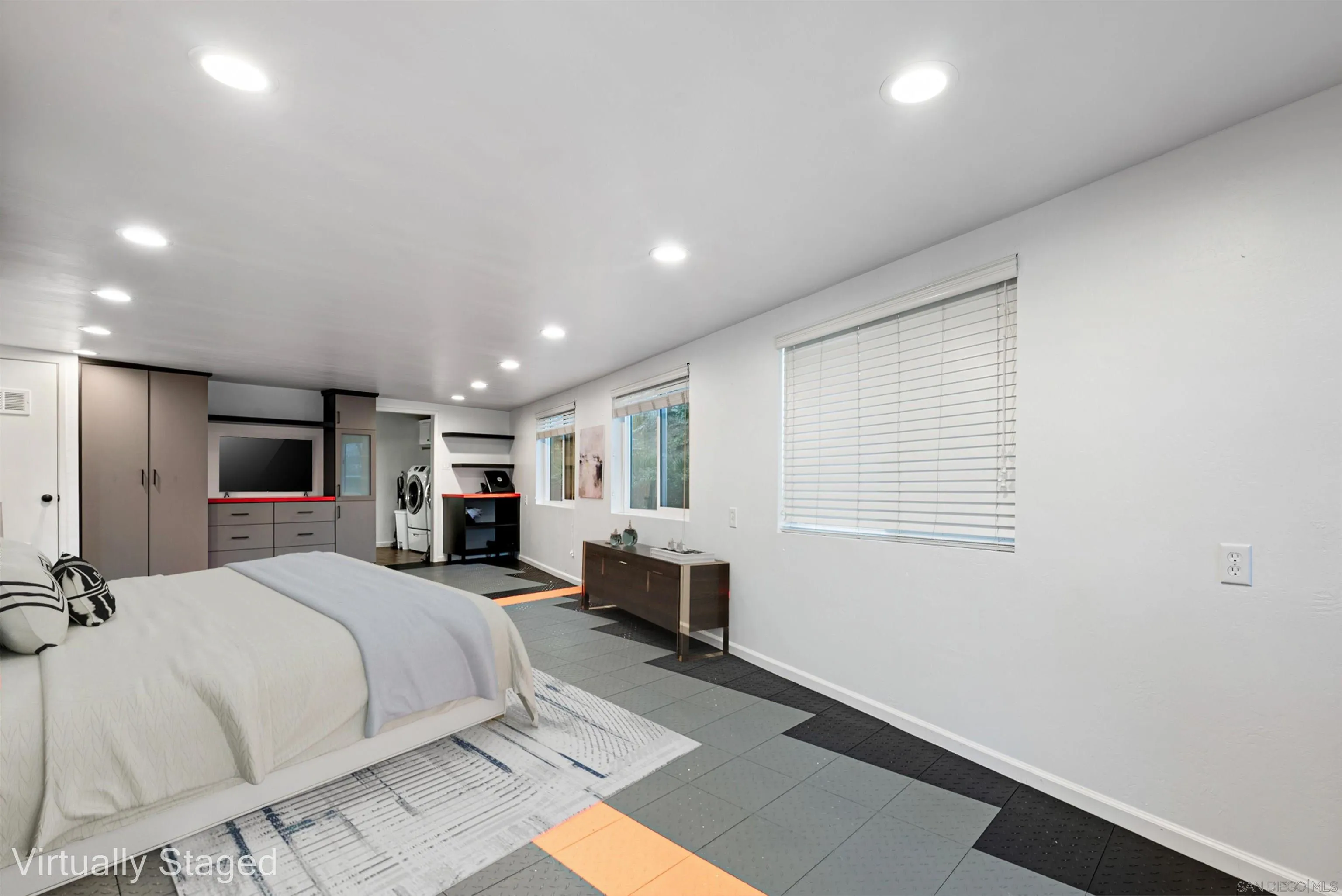 4201 Avenida Gregory