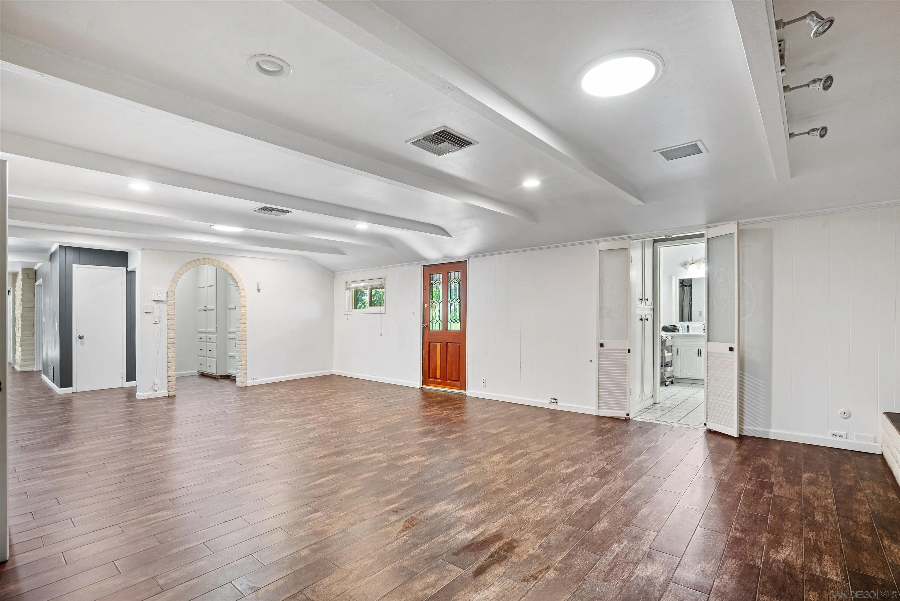 4201 Avenida Gregory