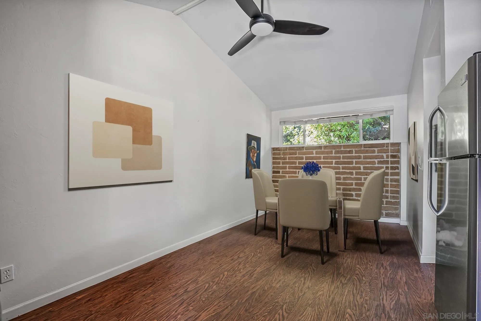 4201 Avenida Gregory