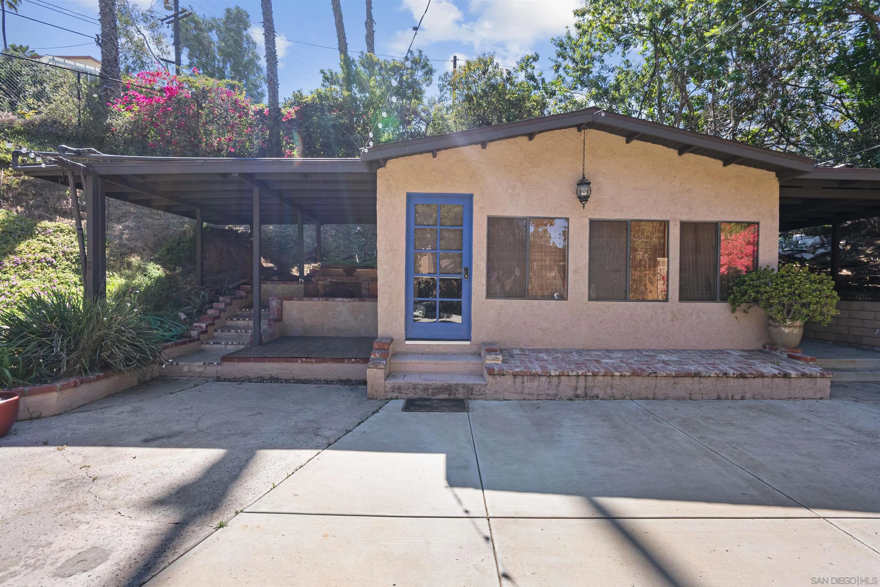 4201 Avenida Gregory