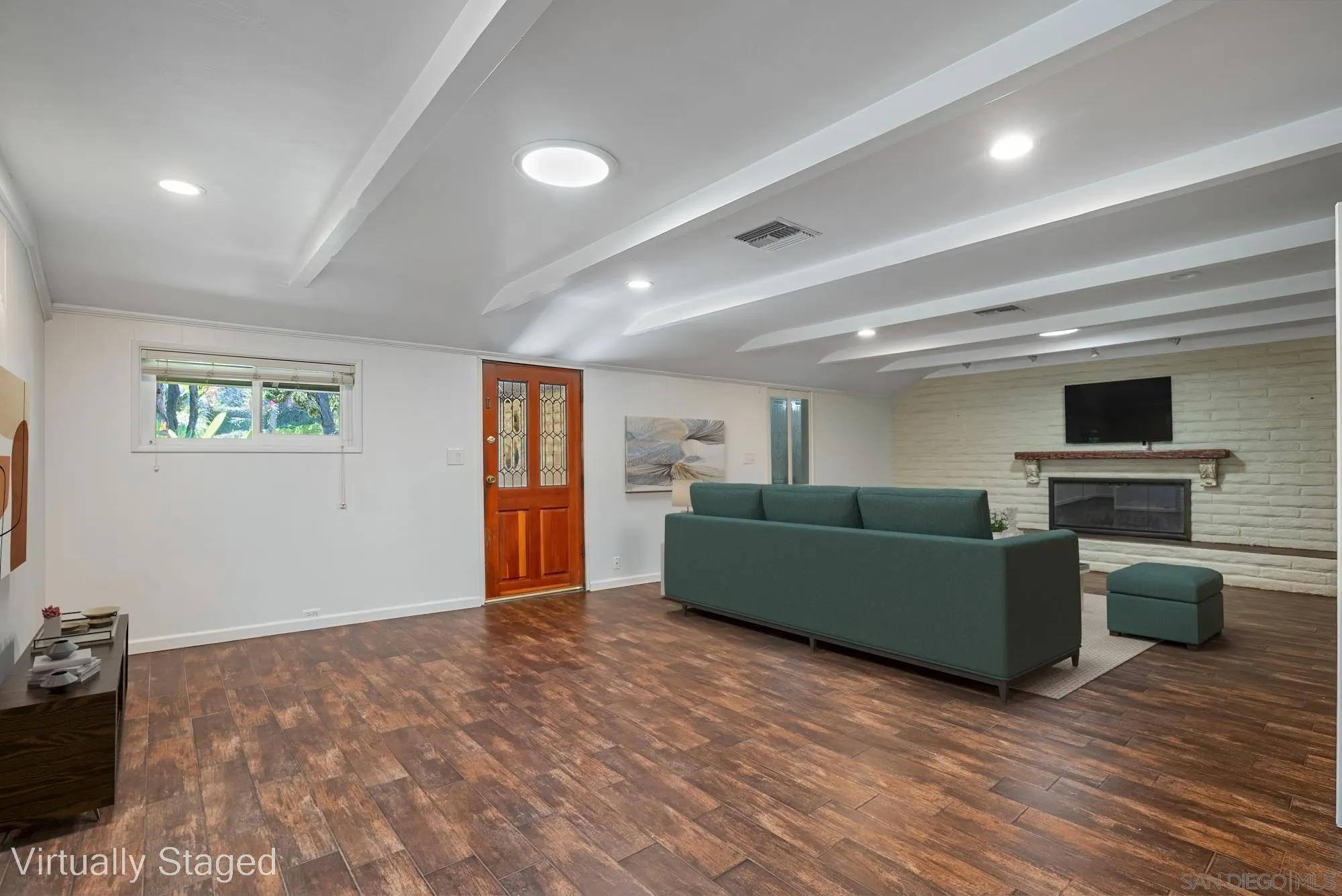 4201 Avenida Gregory