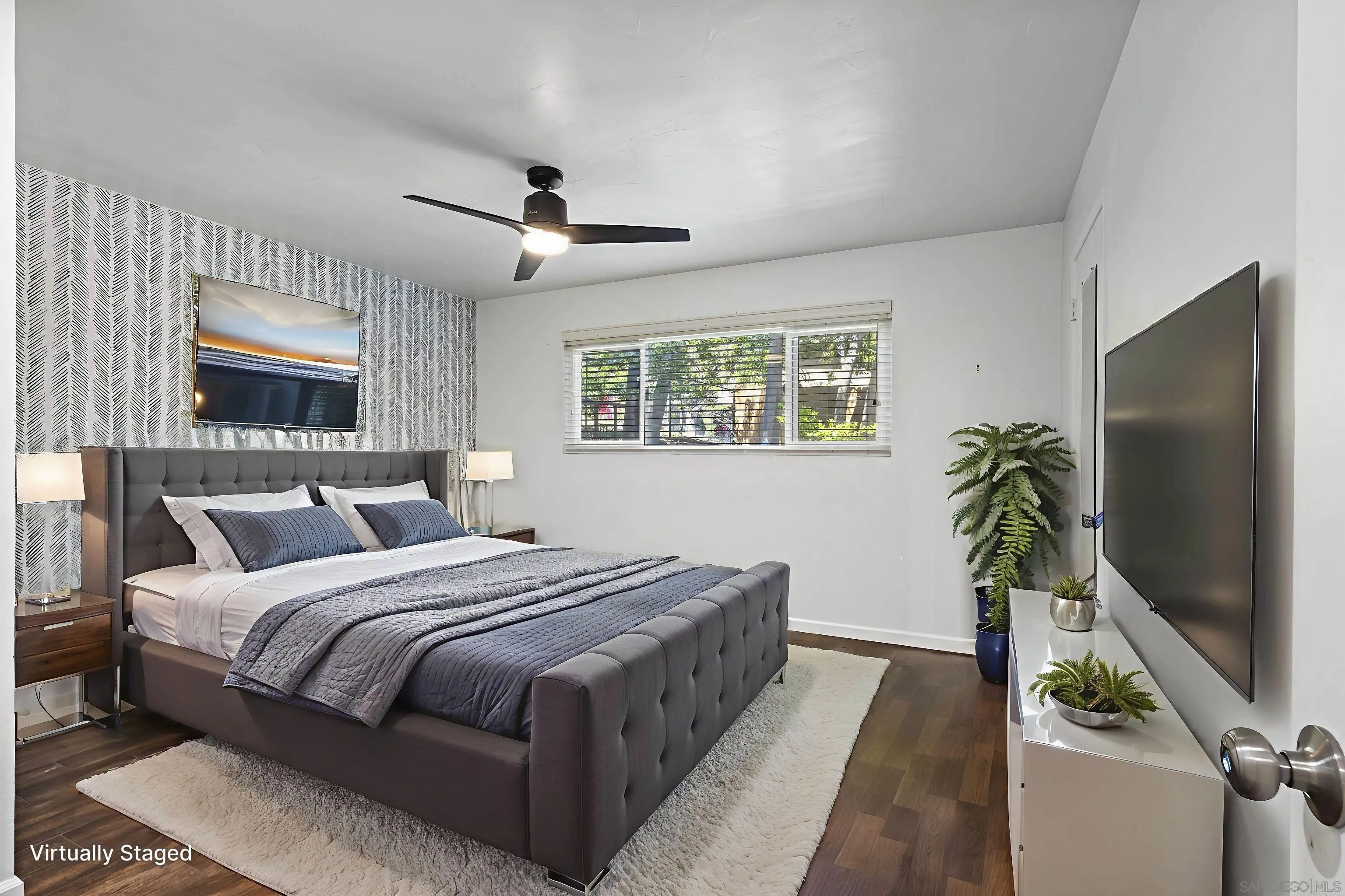 4201 Avenida Gregory