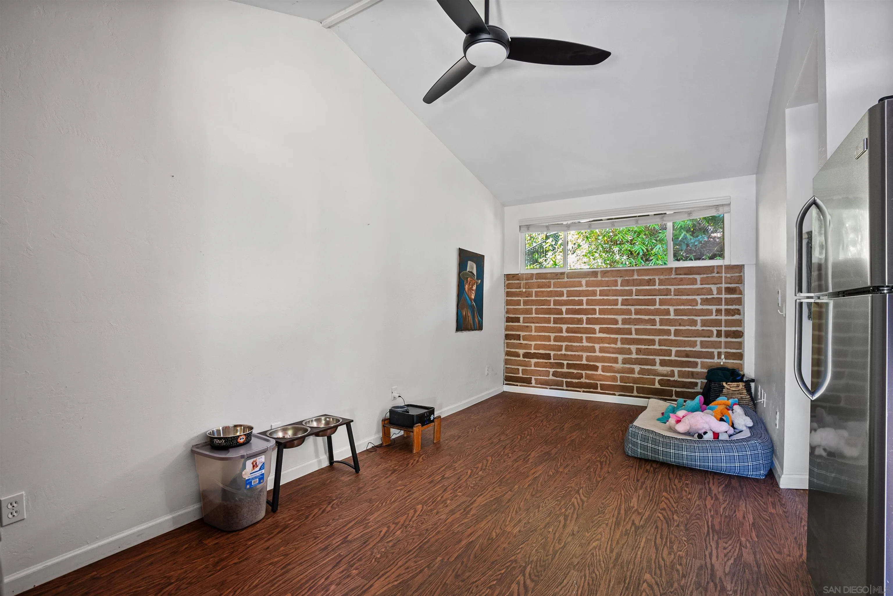4201 Avenida Gregory