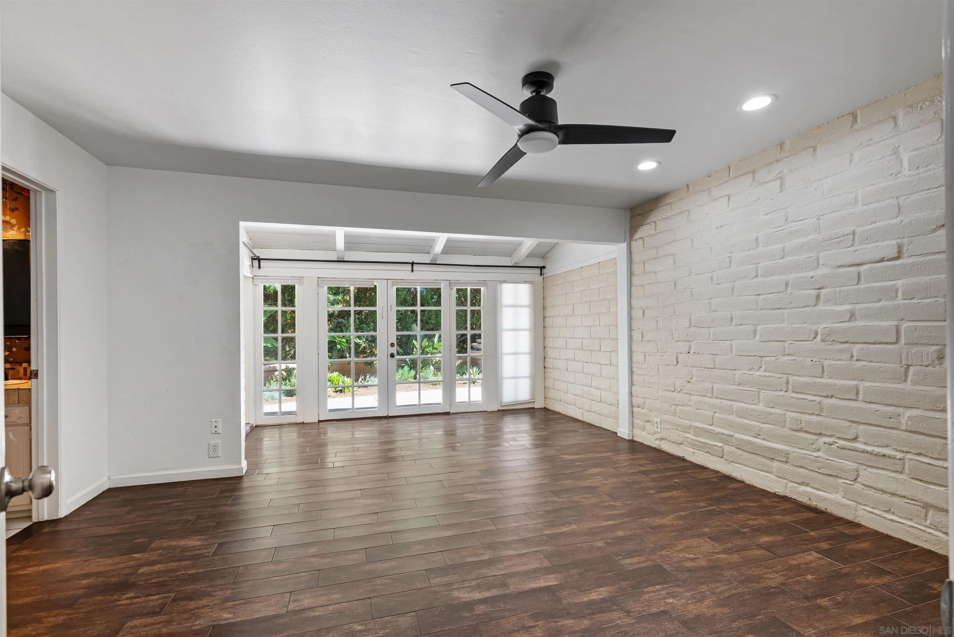 4201 Avenida Gregory