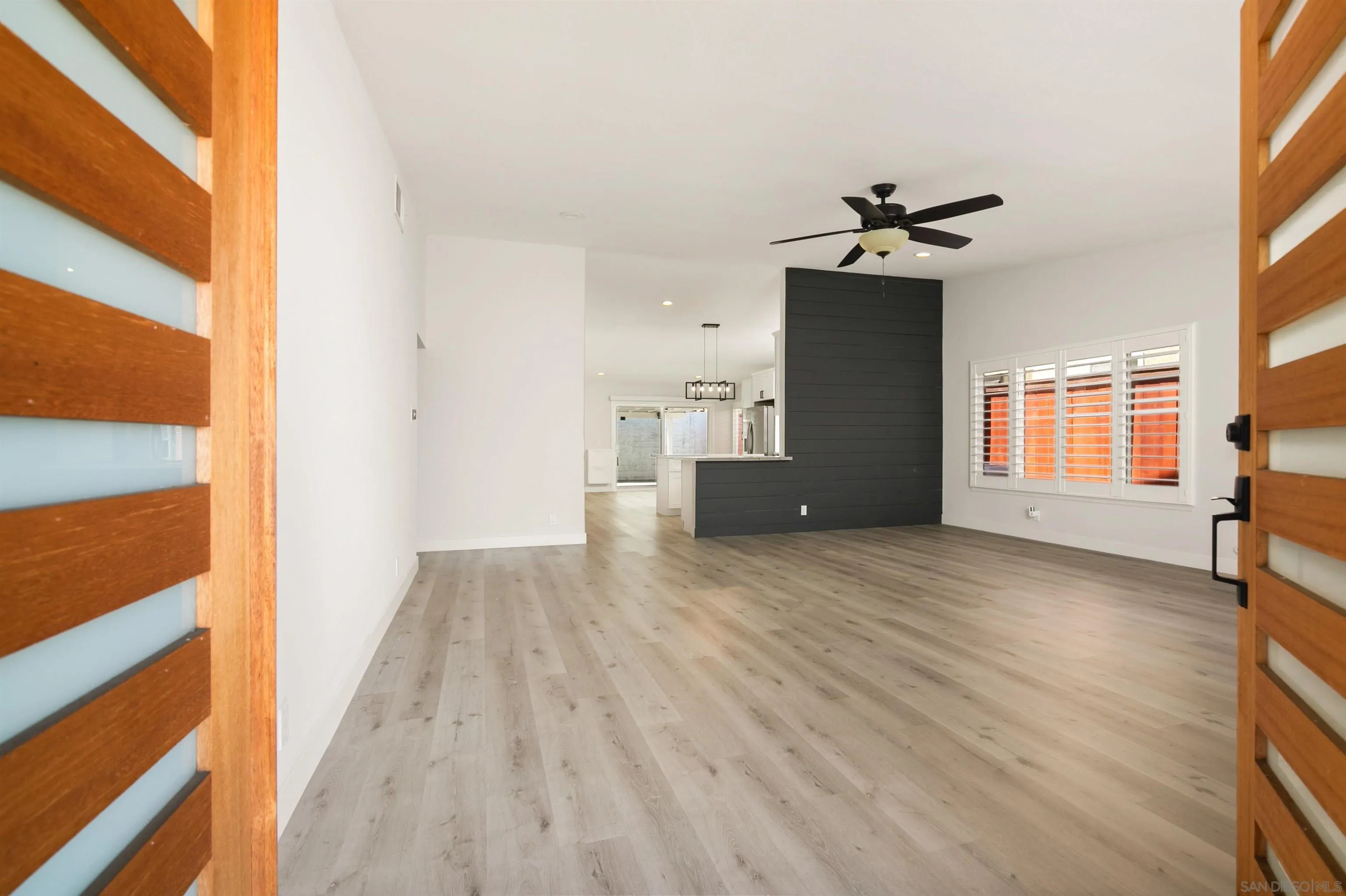 11184 Calle Dario
