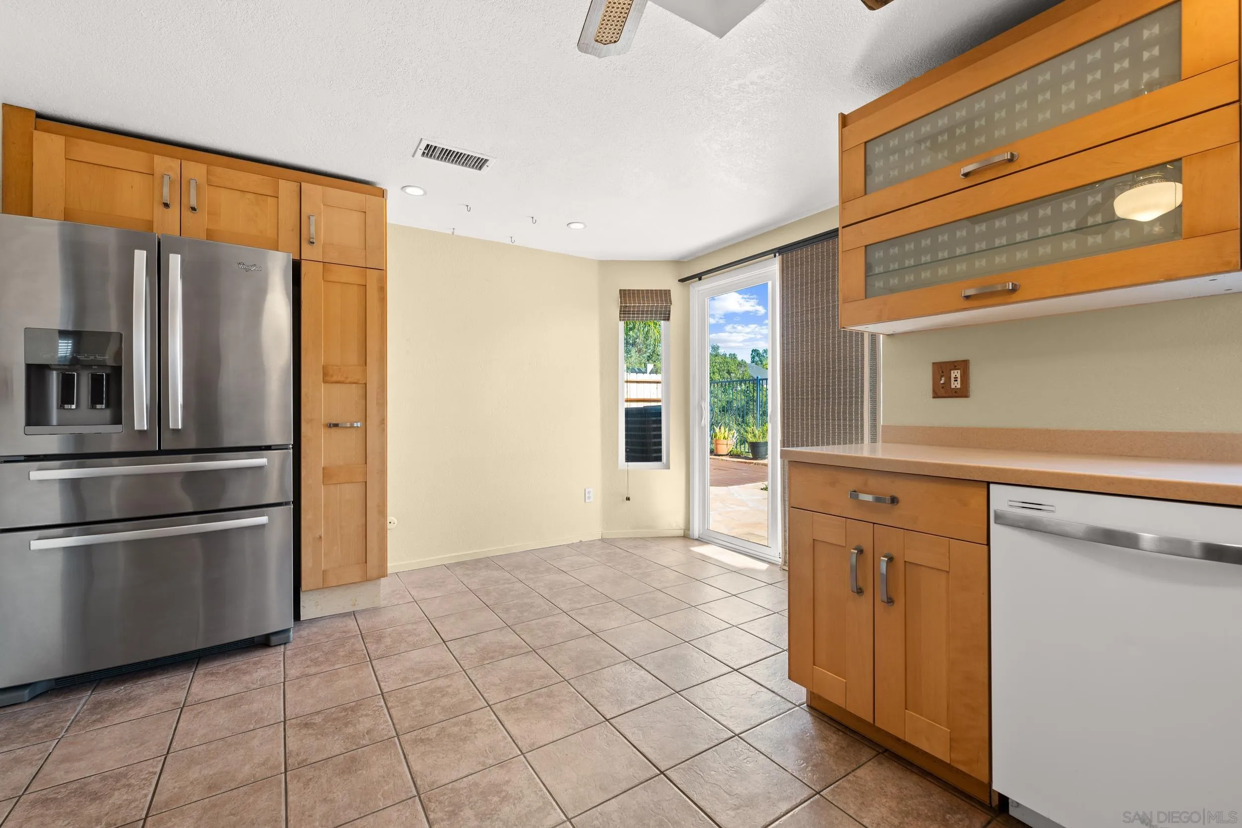 1813 Avenida Segovia