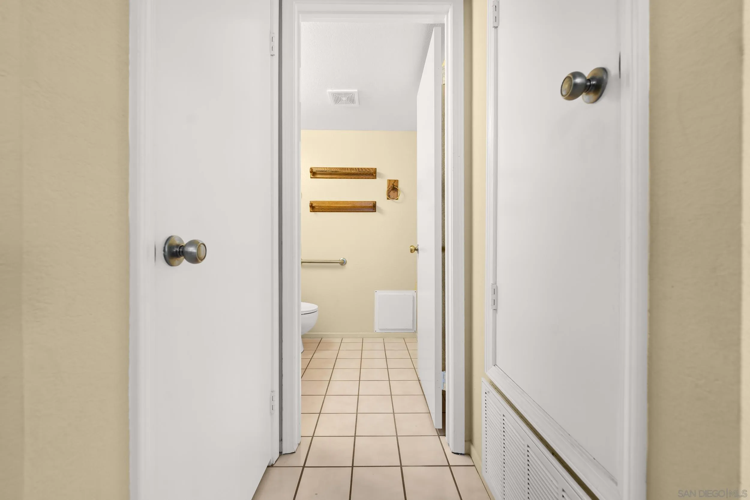 1813 Avenida Segovia