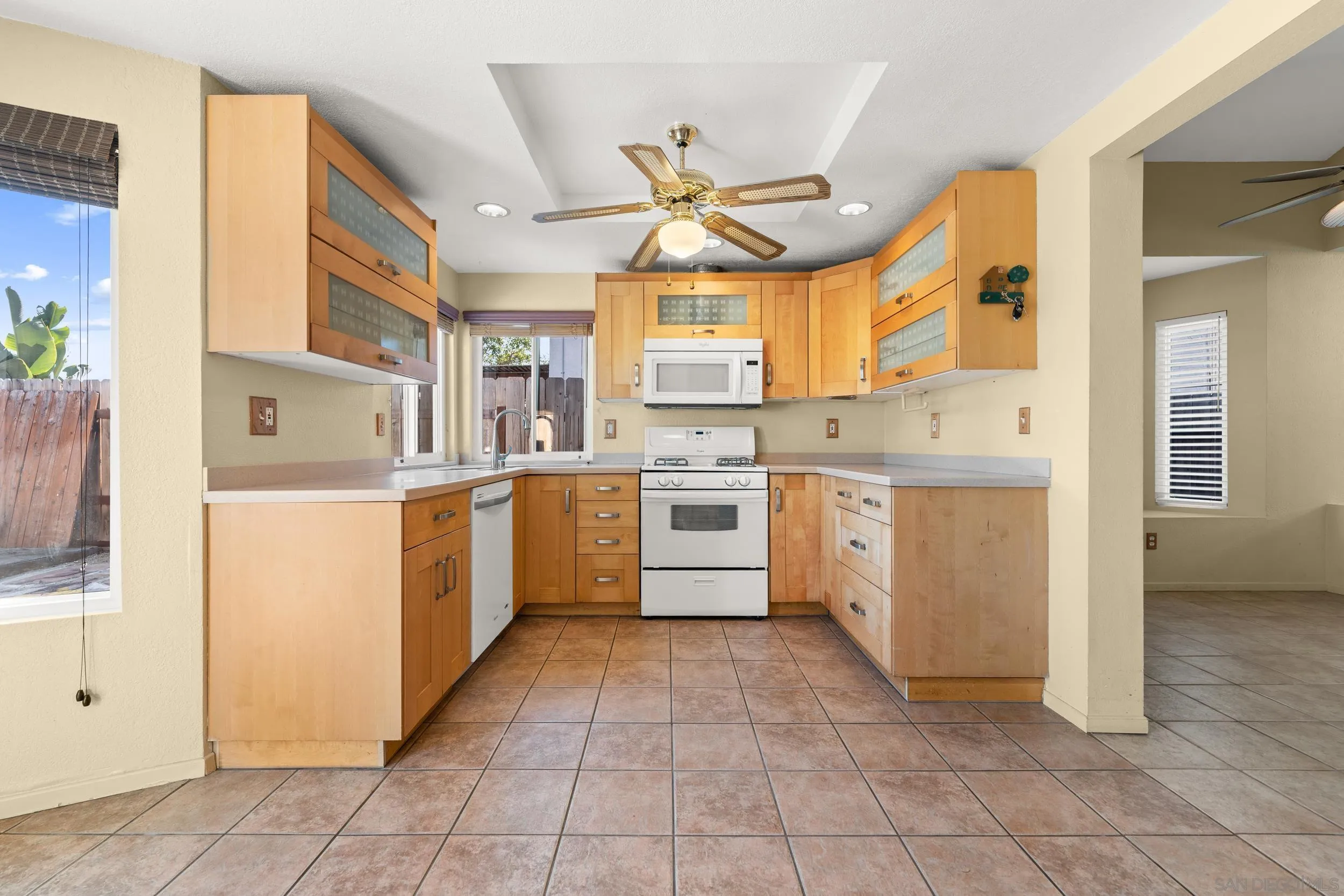 1813 Avenida Segovia