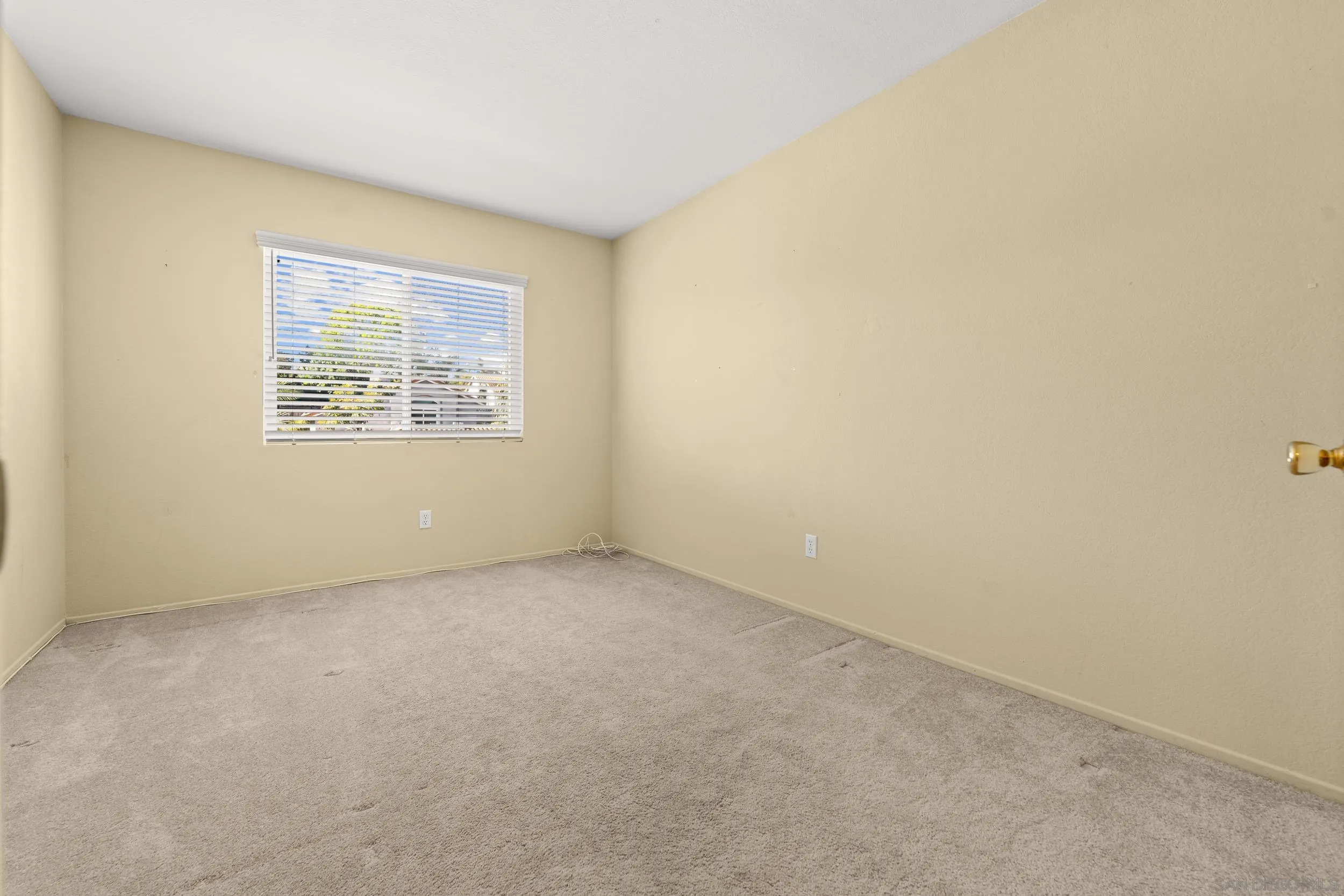 1813 Avenida Segovia