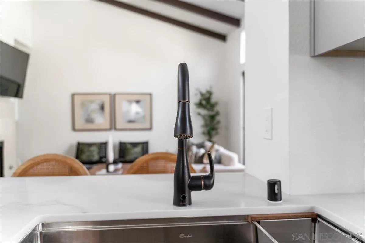 3722 Arnold Avenue Unit 6