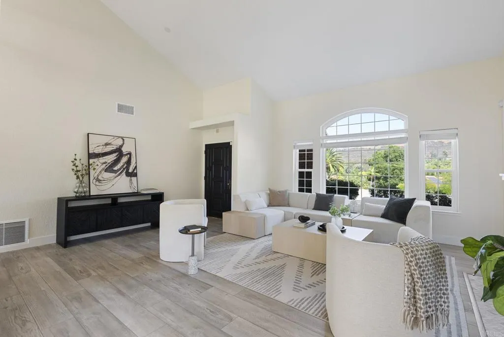 15458 Harrow Lane