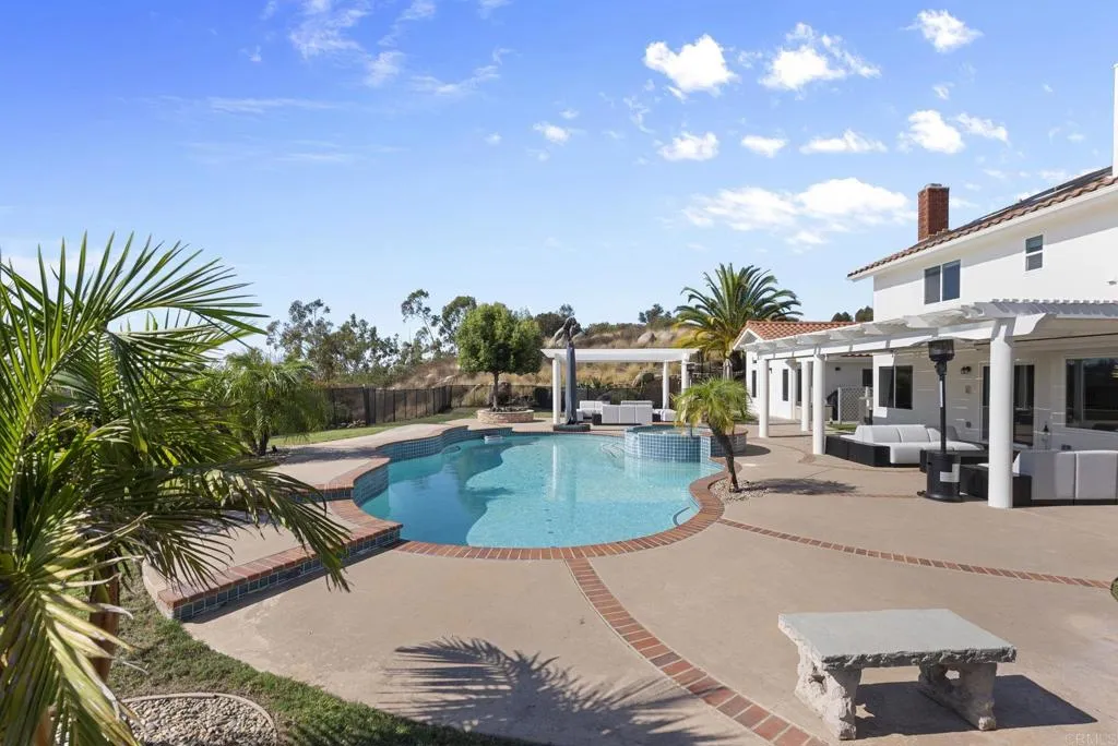 15458 Harrow Lane