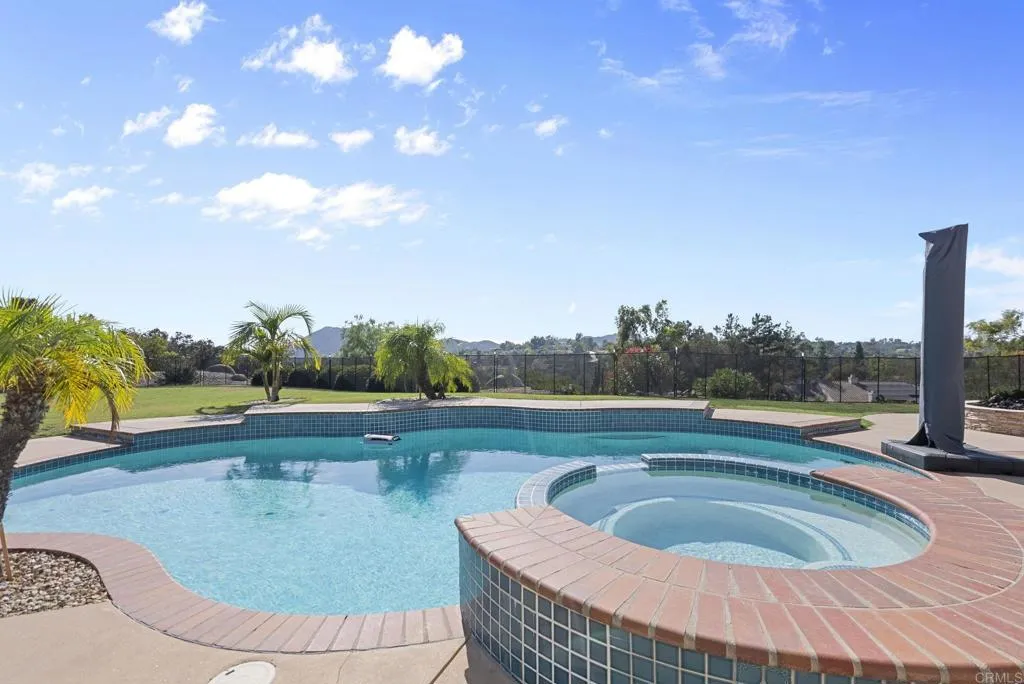 15458 Harrow Lane