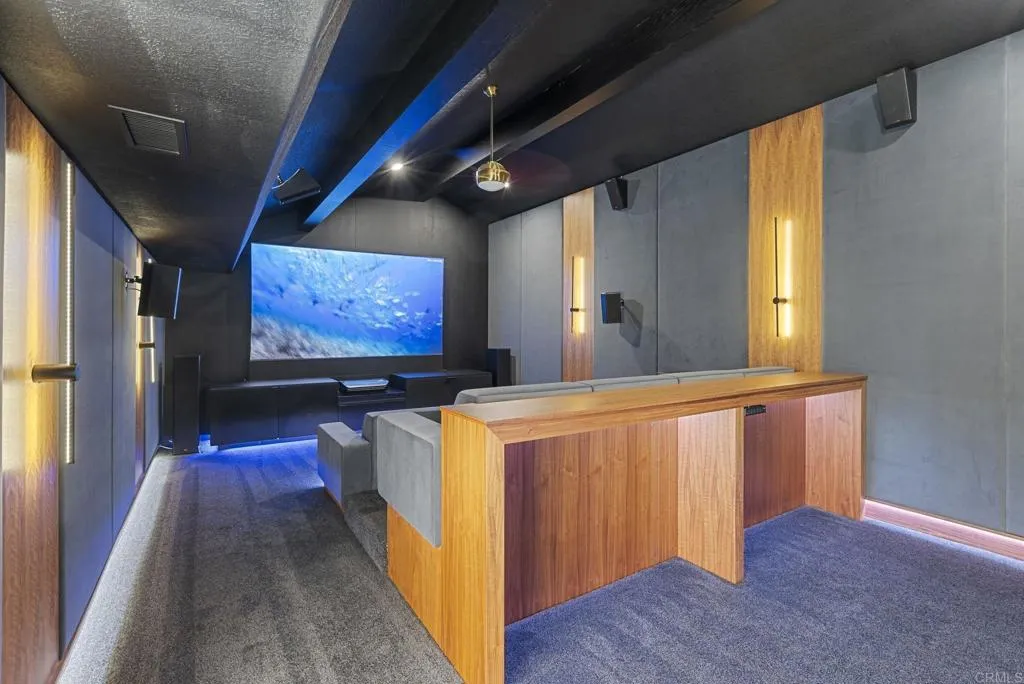 15458 Harrow Lane
