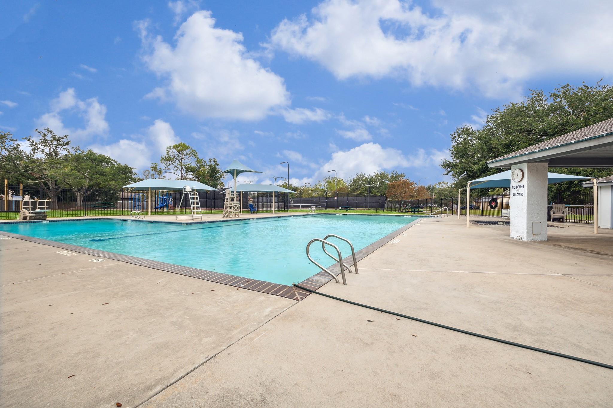 2723 N Brompton Drive