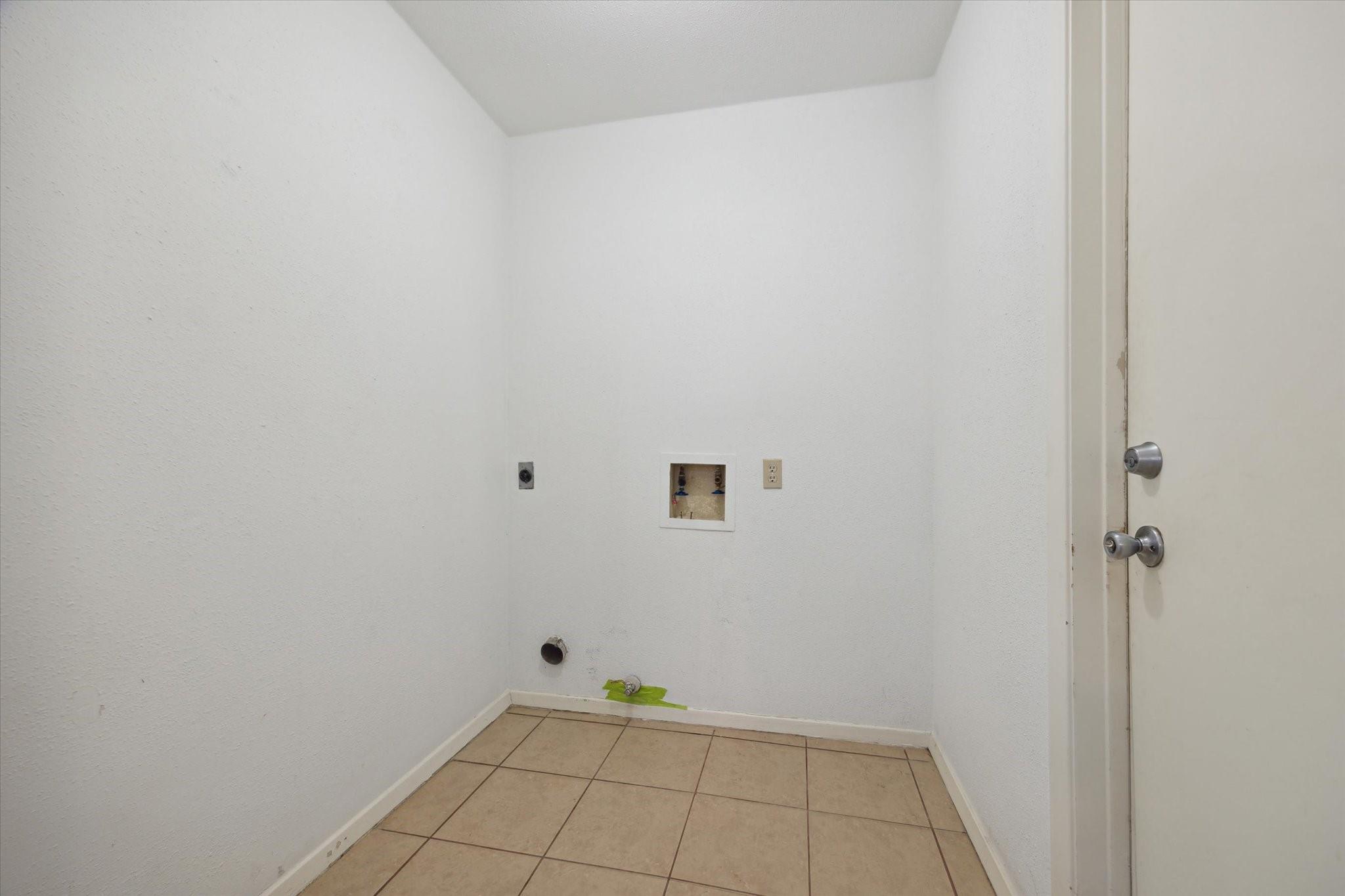 2723 N Brompton Drive