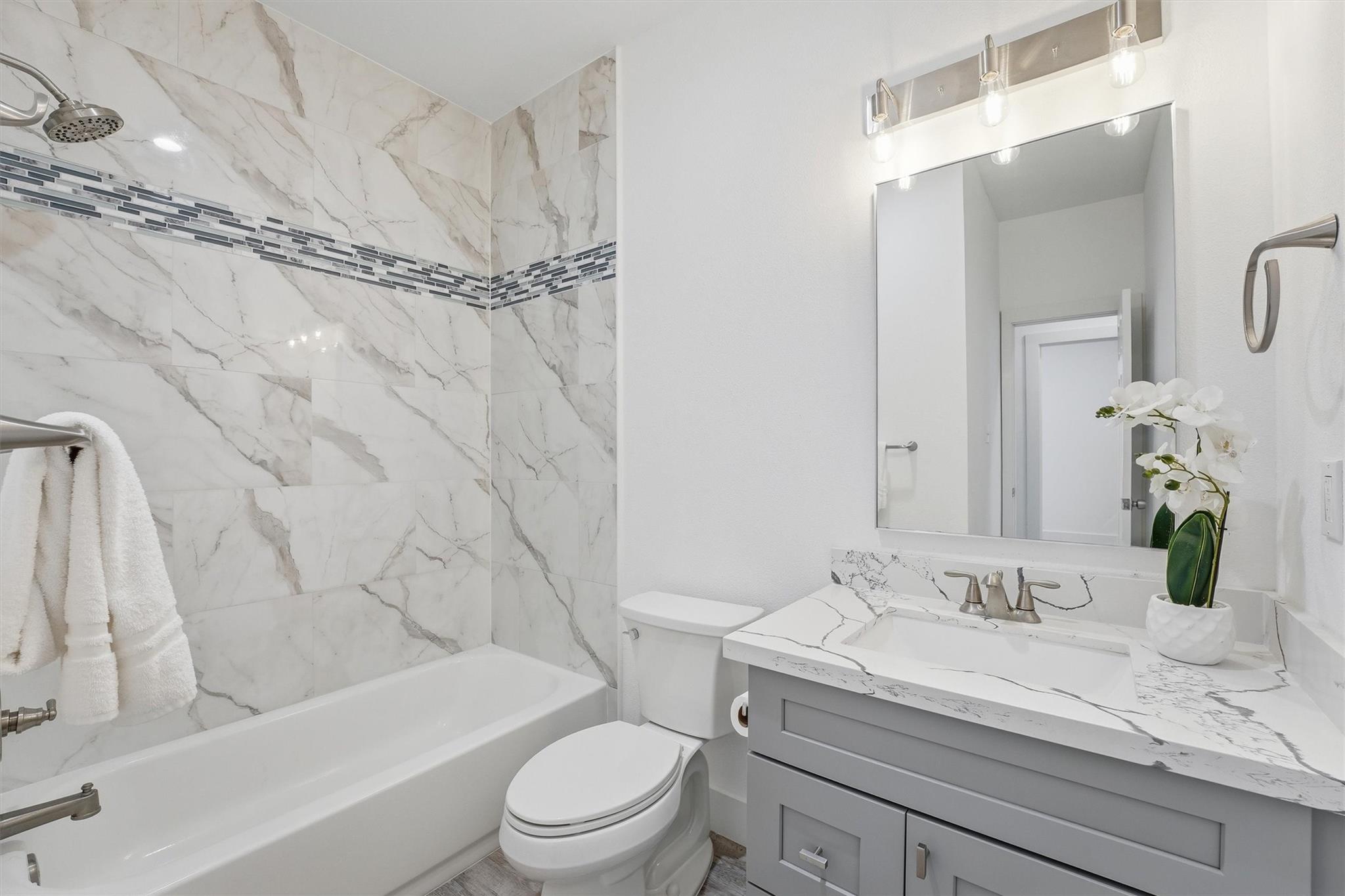 4025 A Vista Boulevard