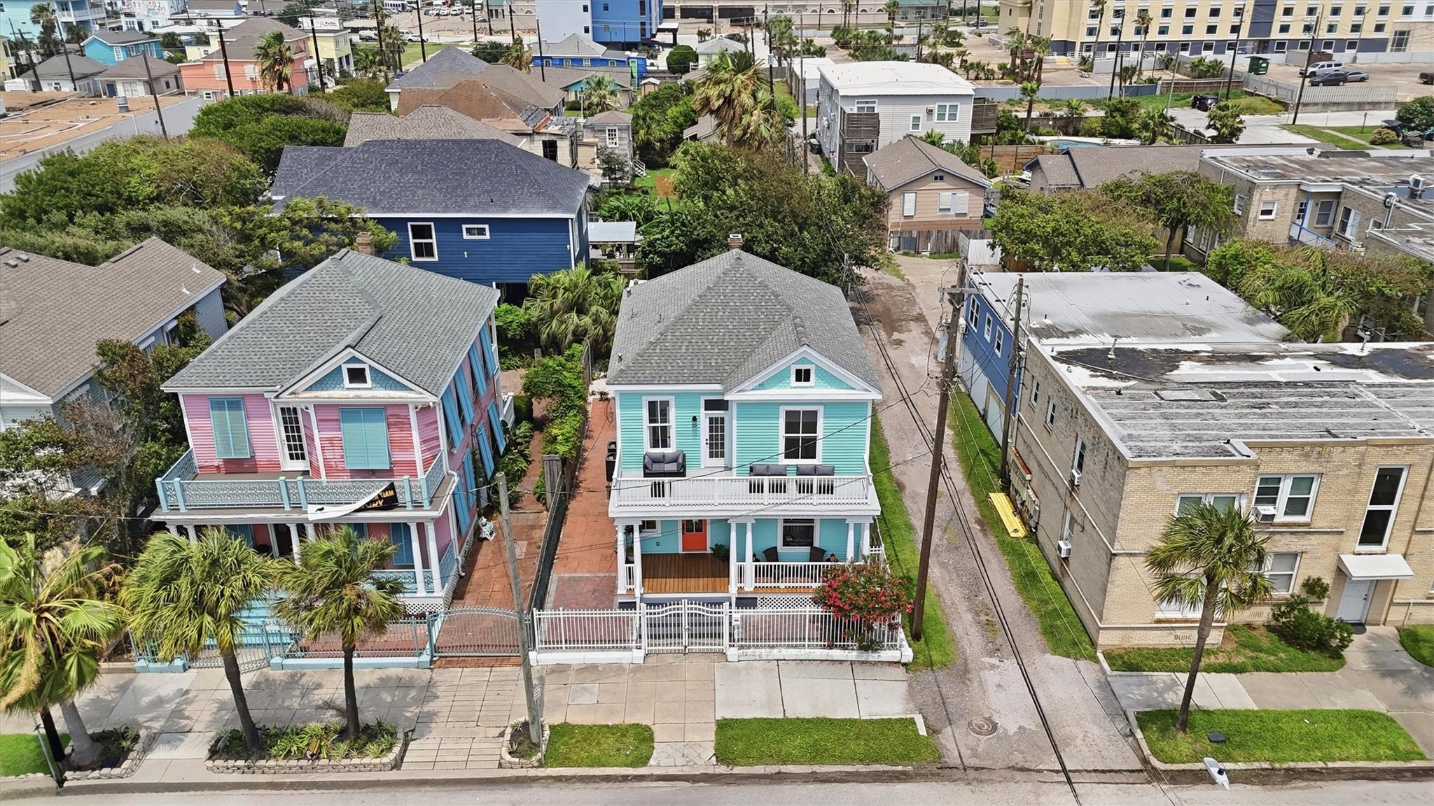 2010 Rosenberg Street