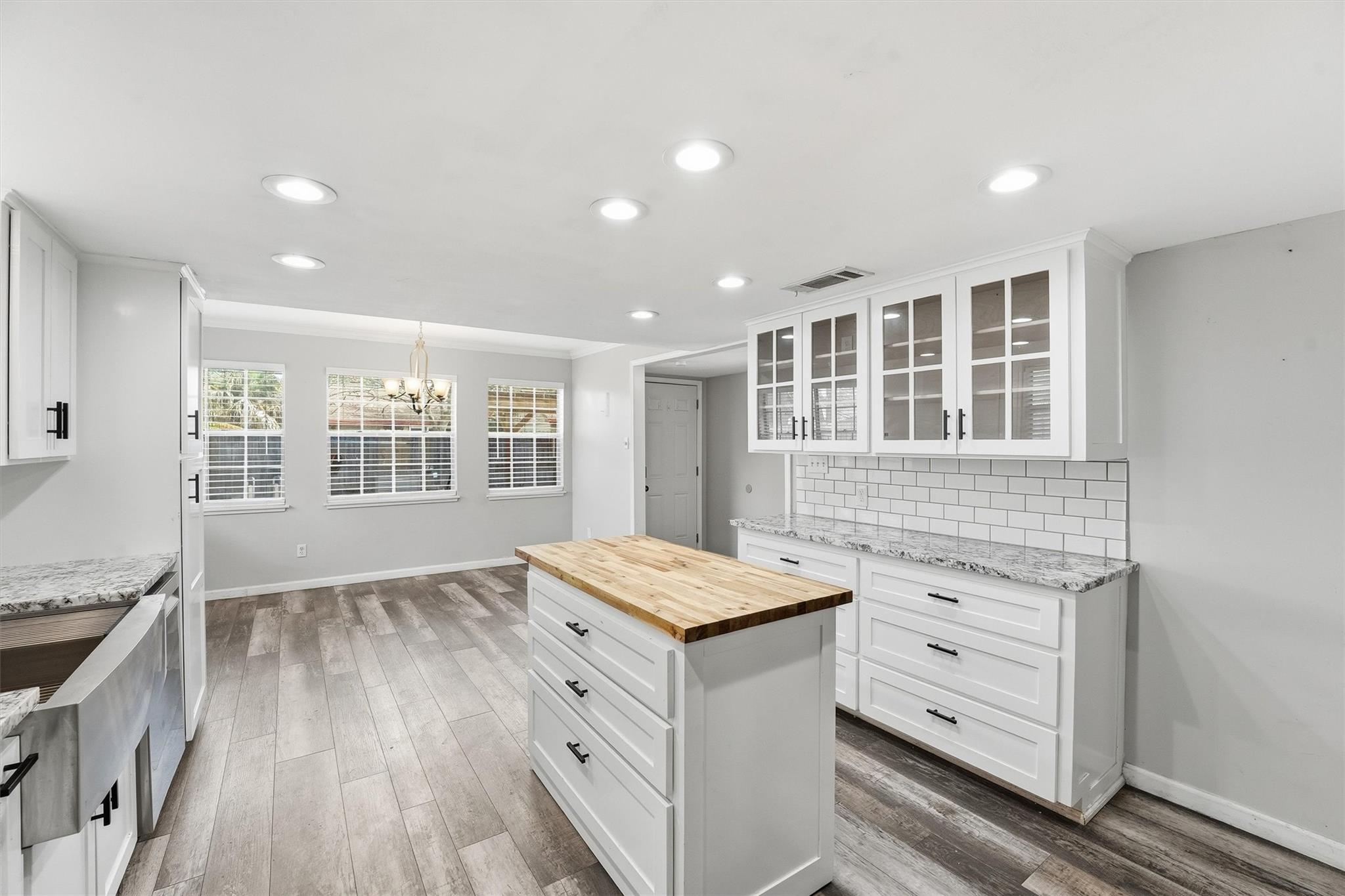 2408 Chelmsford Court