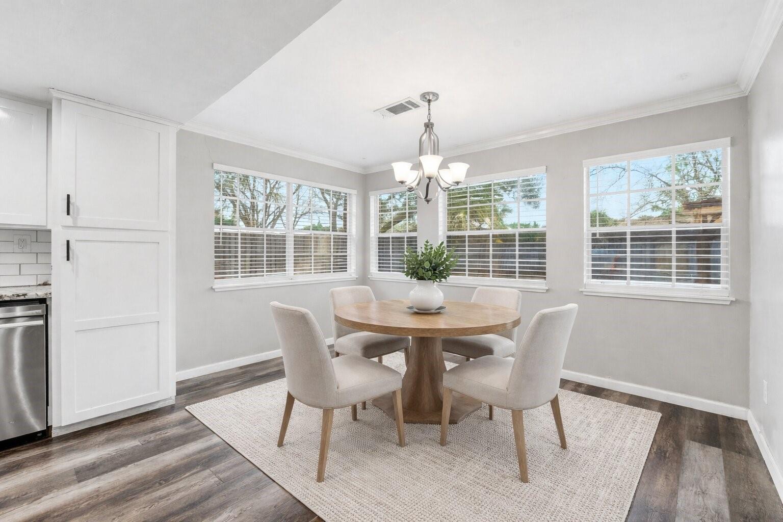 2408 Chelmsford Court