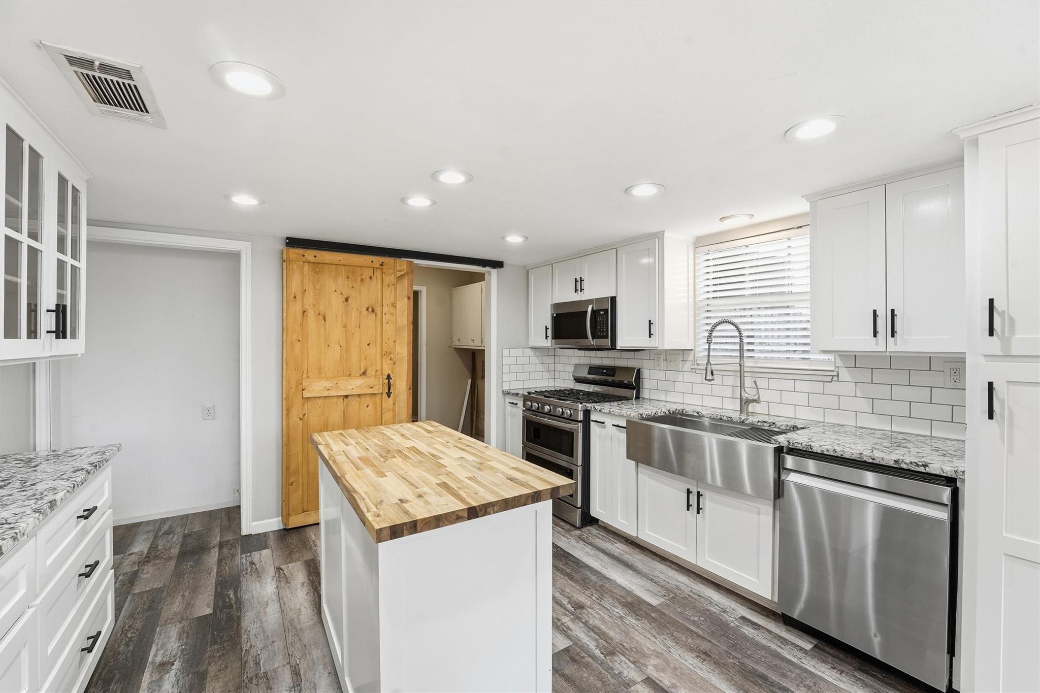 2408 Chelmsford Court