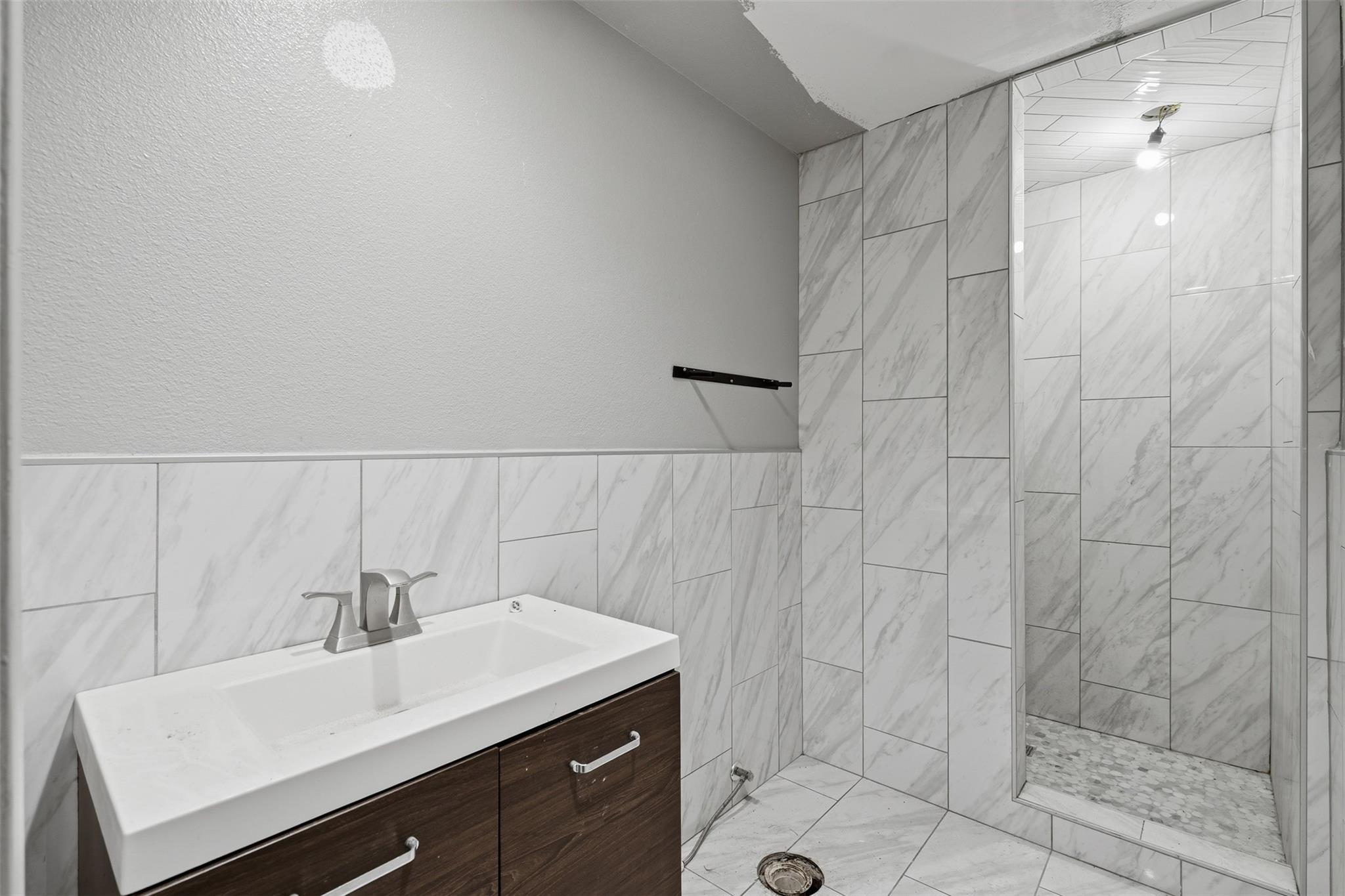 2025 Ave N 1/2