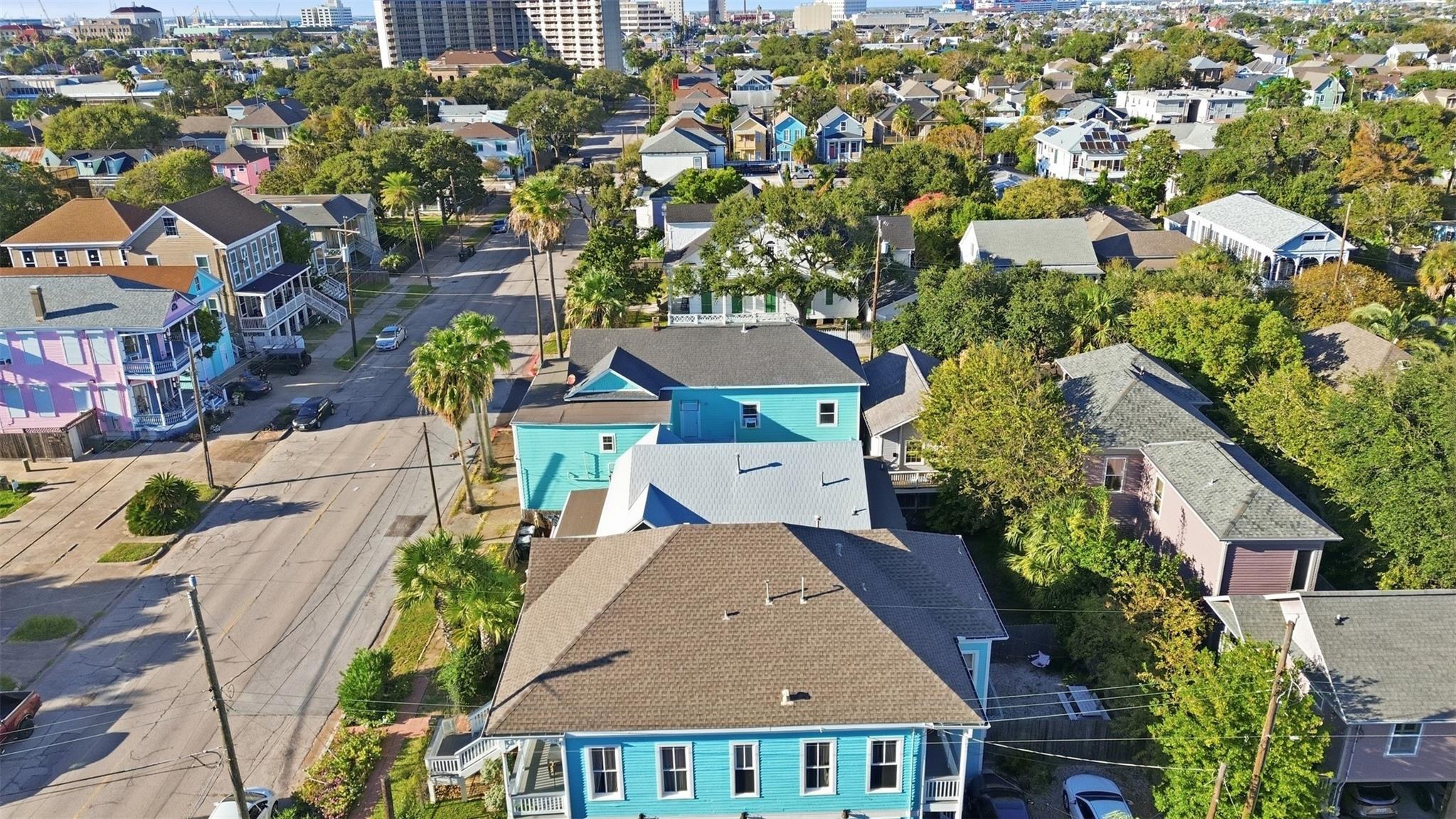 2025 Ave N 1/2