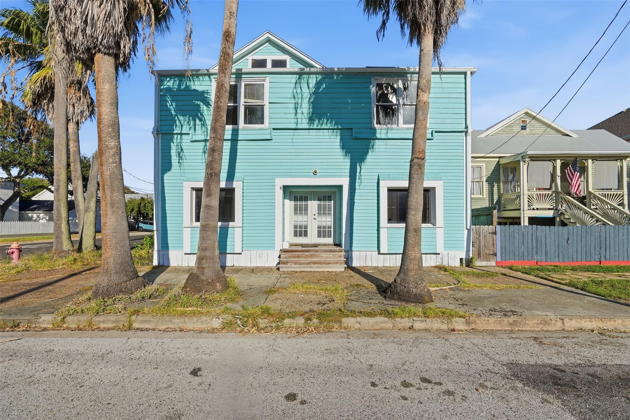 2025 Ave N 1/2