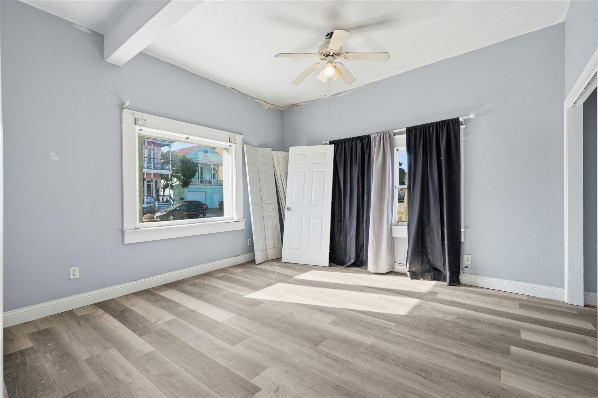 2025 Ave N 1/2
