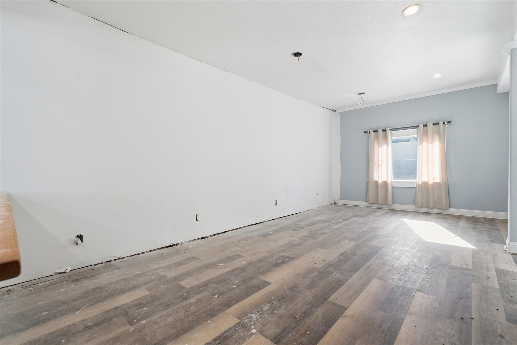 2025 Ave N 1/2