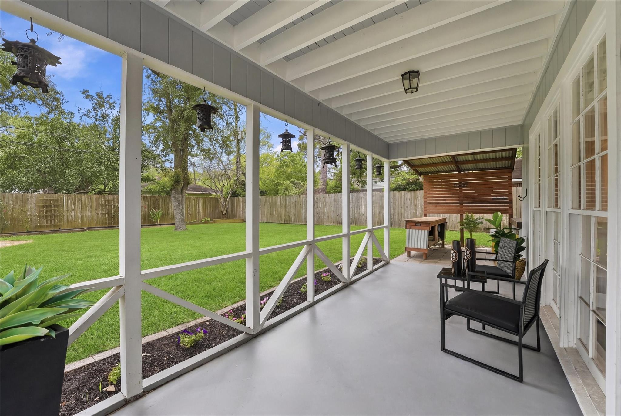 215 Whispering Oaks Drive