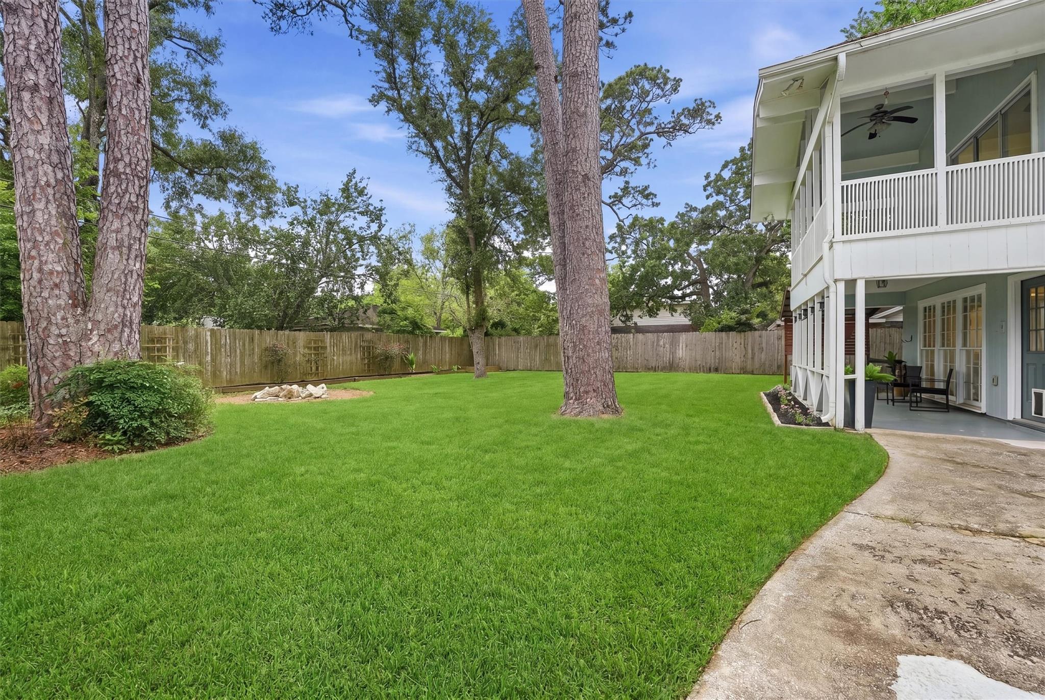 215 Whispering Oaks Drive