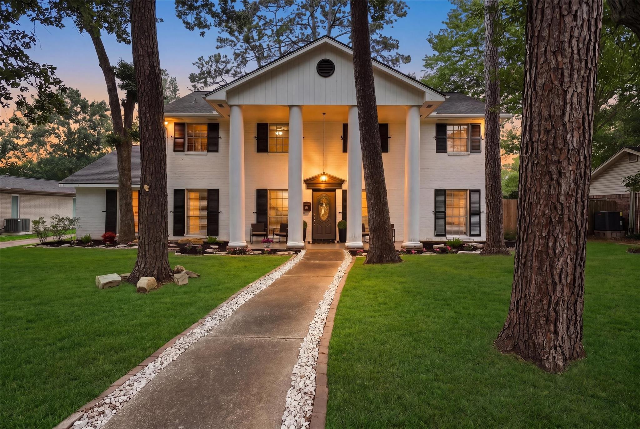215 Whispering Oaks Drive