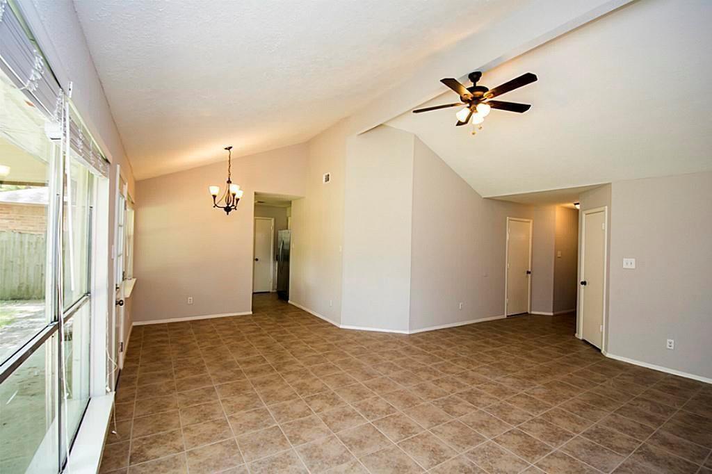 2804 Pinewood Drive