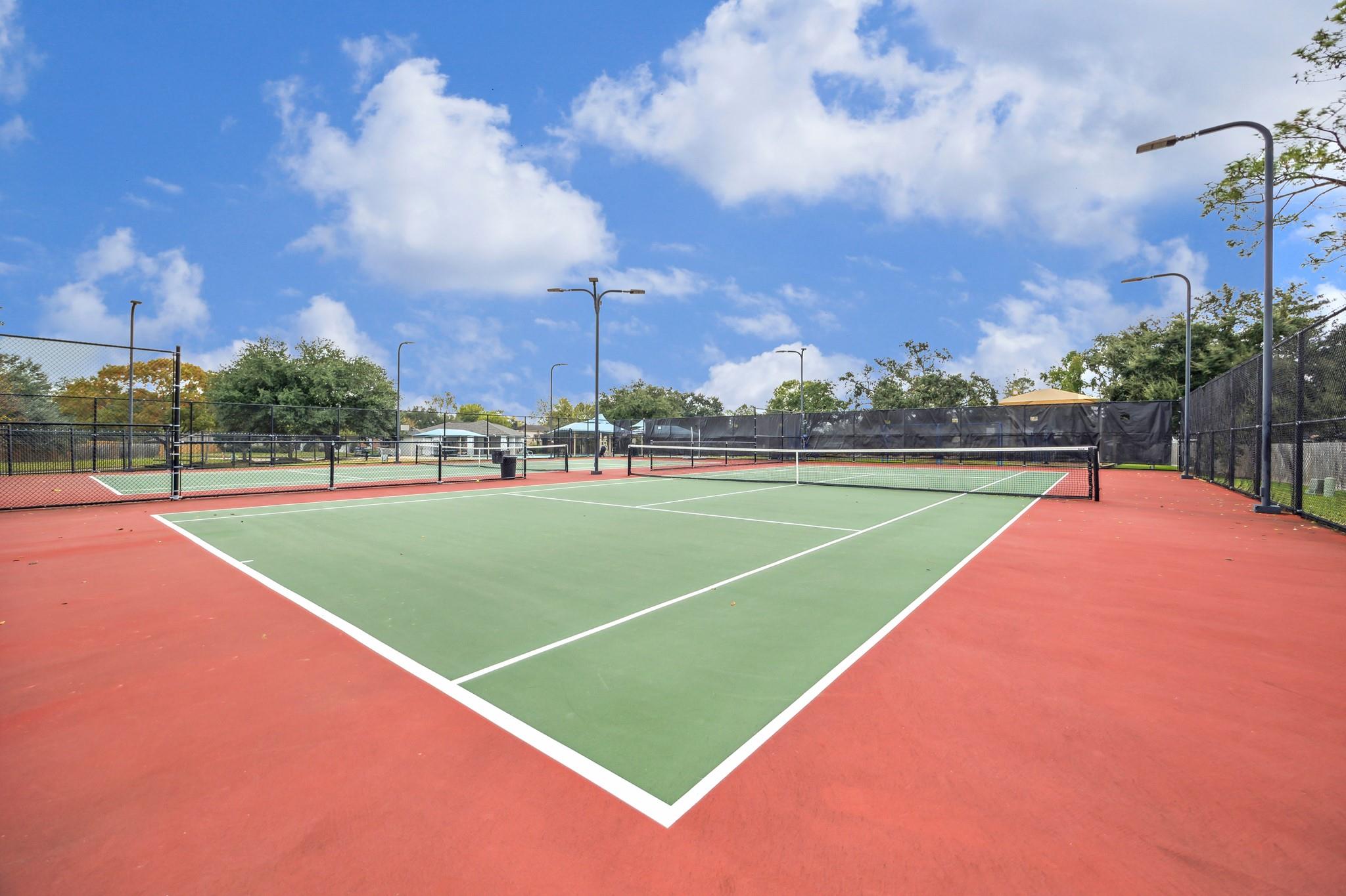 2723 N Brompton Drive