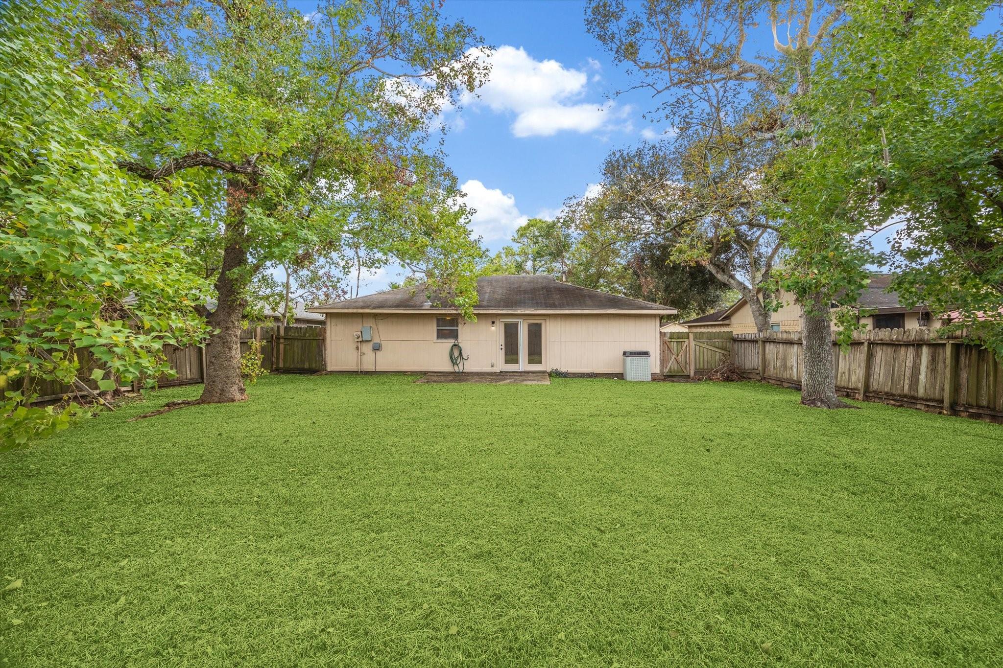 2723 N Brompton Drive