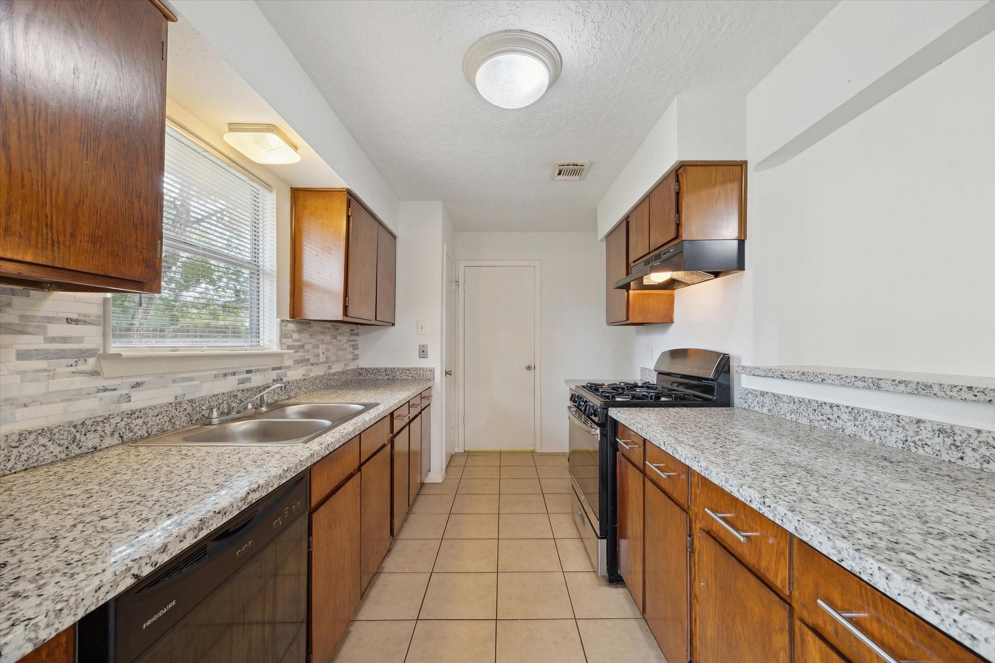 2723 N Brompton Drive