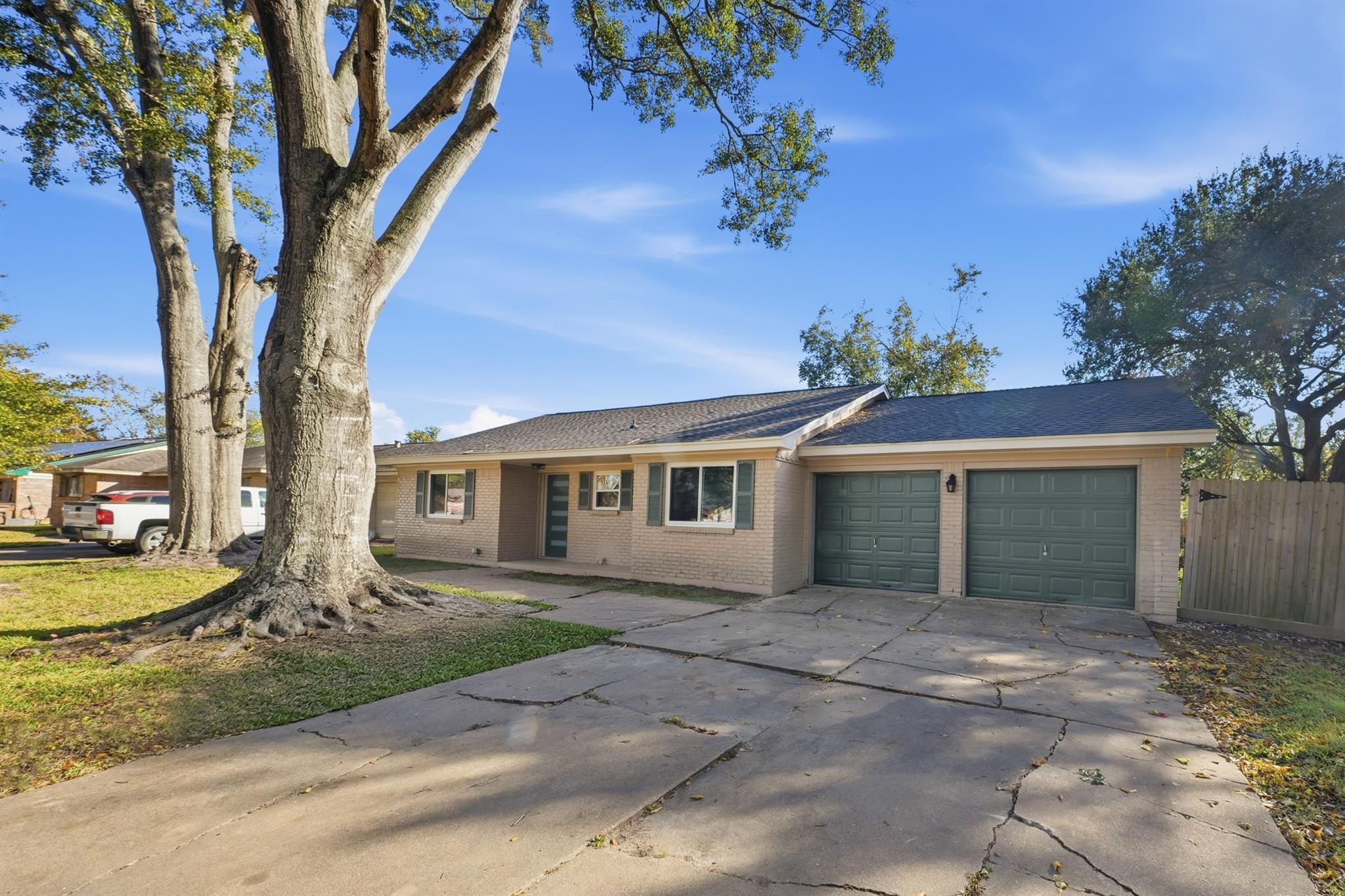 5002 Cedar Creek Drive