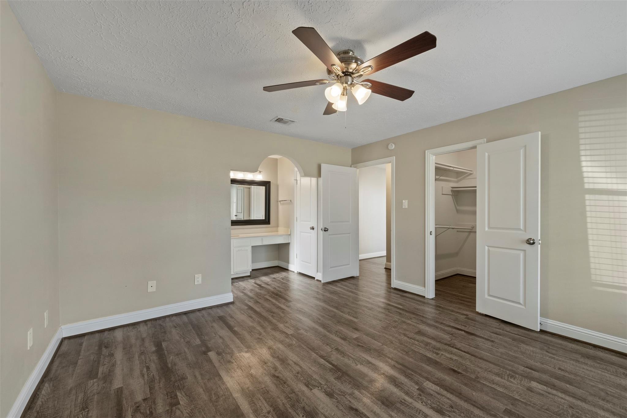 119 Wood Hollow Drive