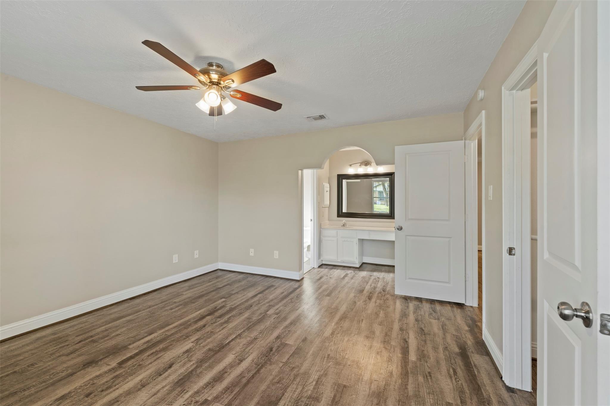 119 Wood Hollow Drive