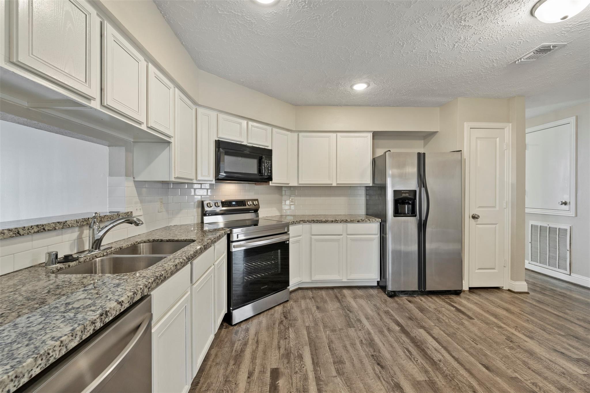 119 Wood Hollow Drive